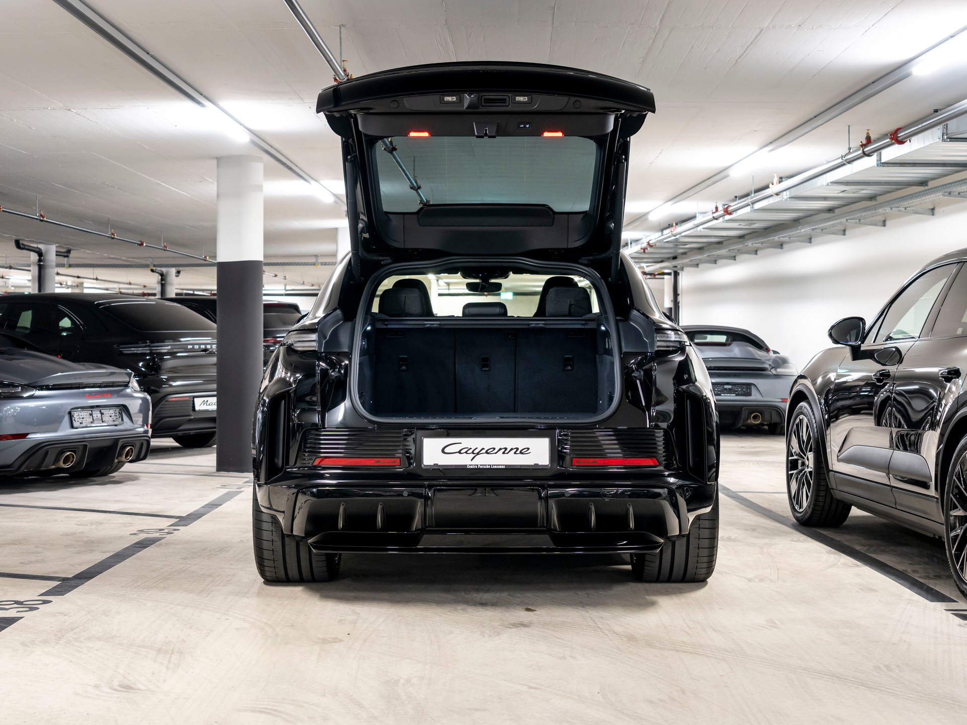 PORSCHE Cayenne Coupe Turbo Electric 113 kWh-image-26