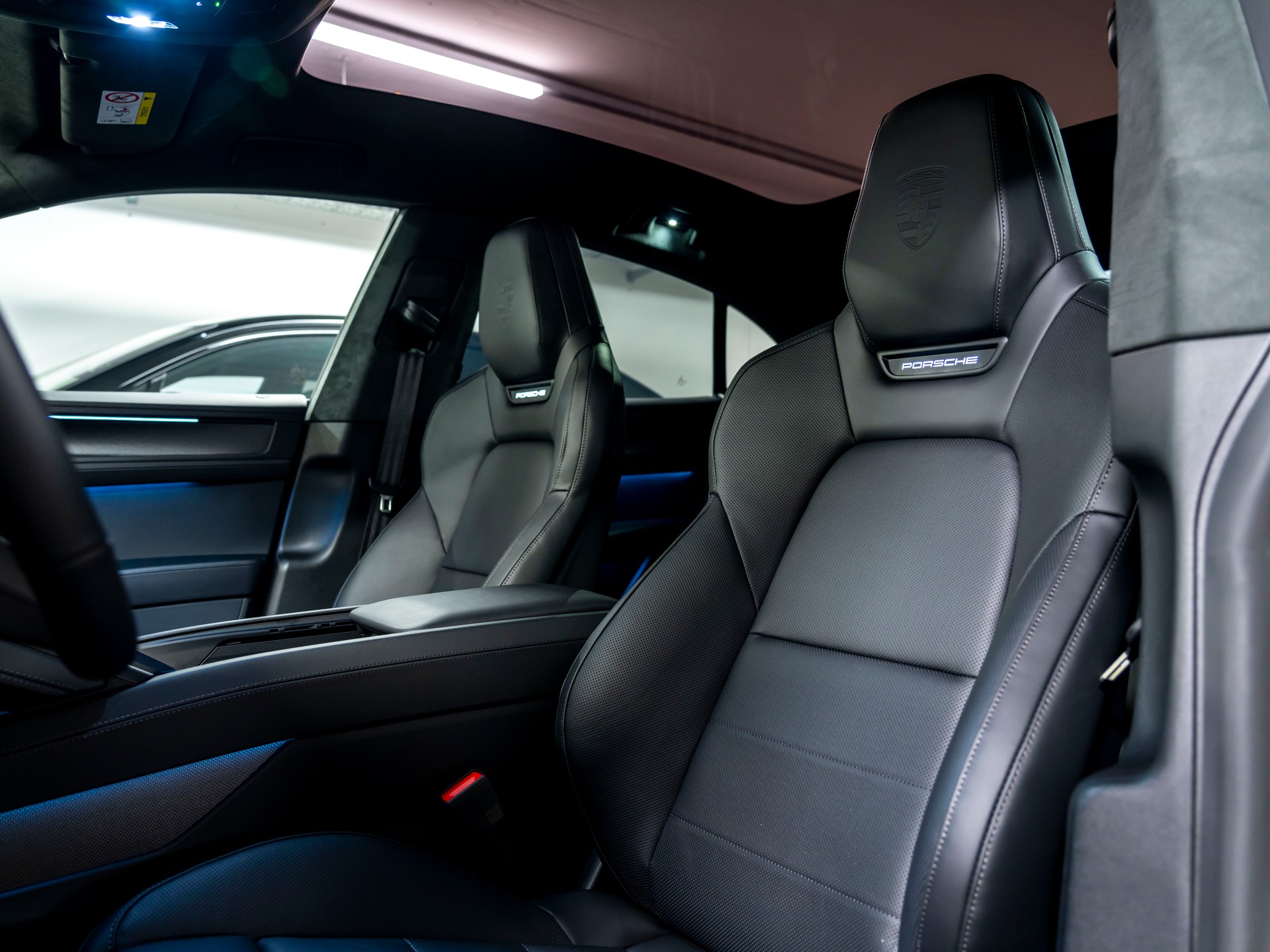 PORSCHE Cayenne Coupe Turbo Electric 113 kWh-image-15