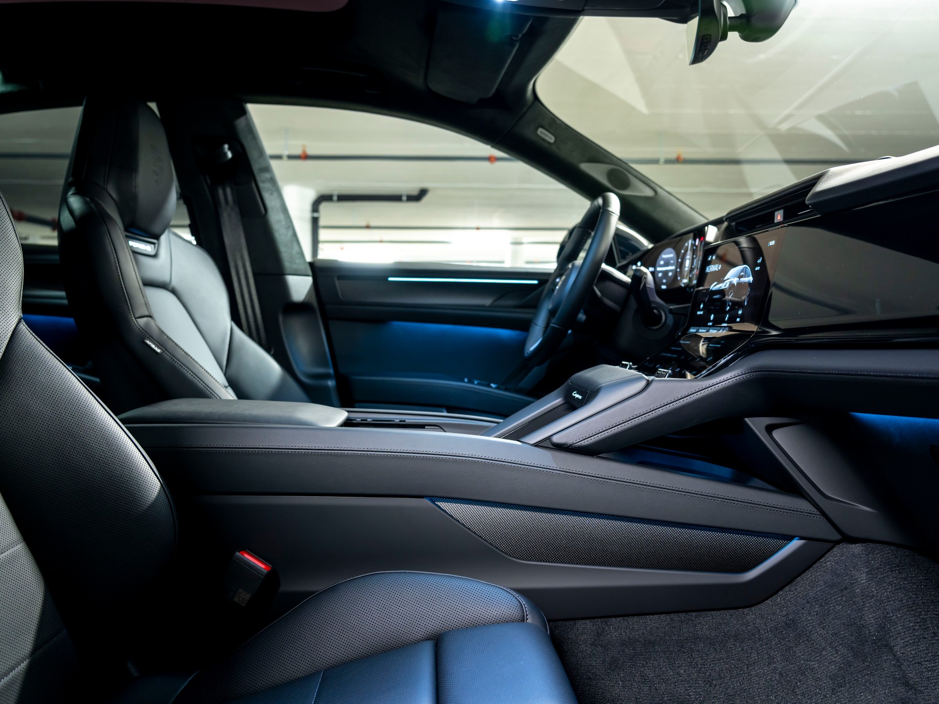 PORSCHE Cayenne Coupe Turbo Electric 113 kWh-image-25