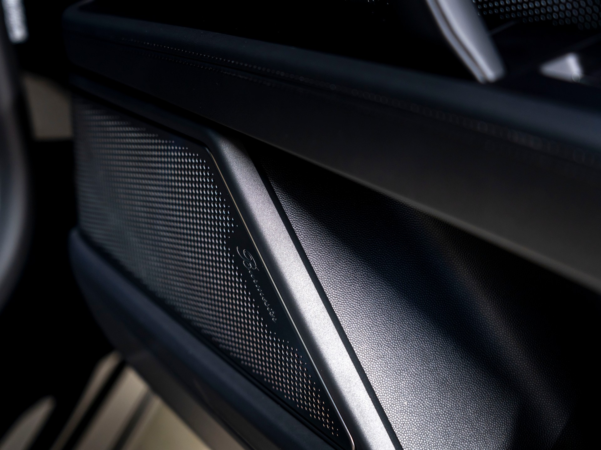 PORSCHE Cayenne Coupe Turbo Electric 113 kWh-image-19