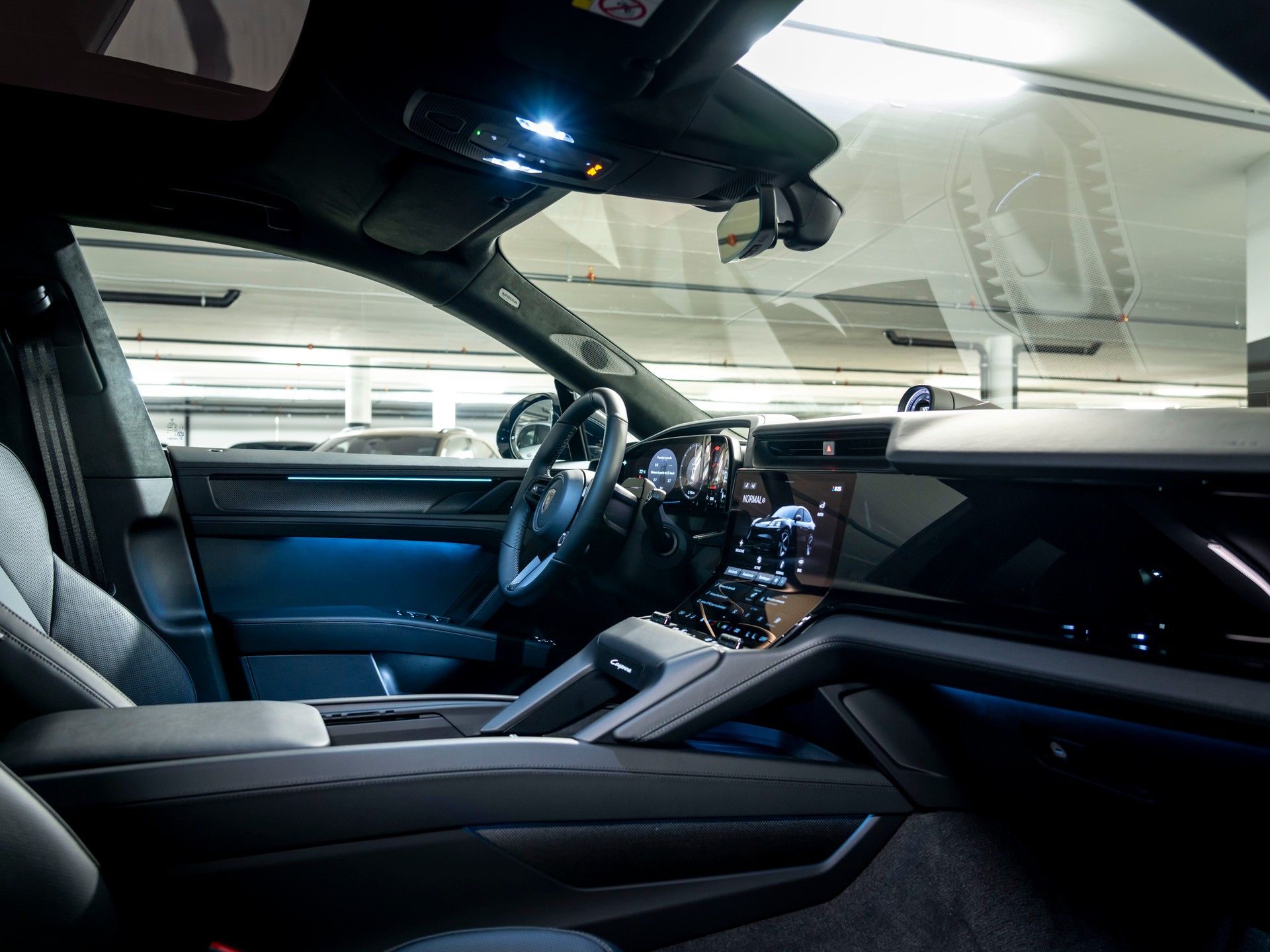 PORSCHE Cayenne Coupe Turbo Electric 113 kWh-image-24