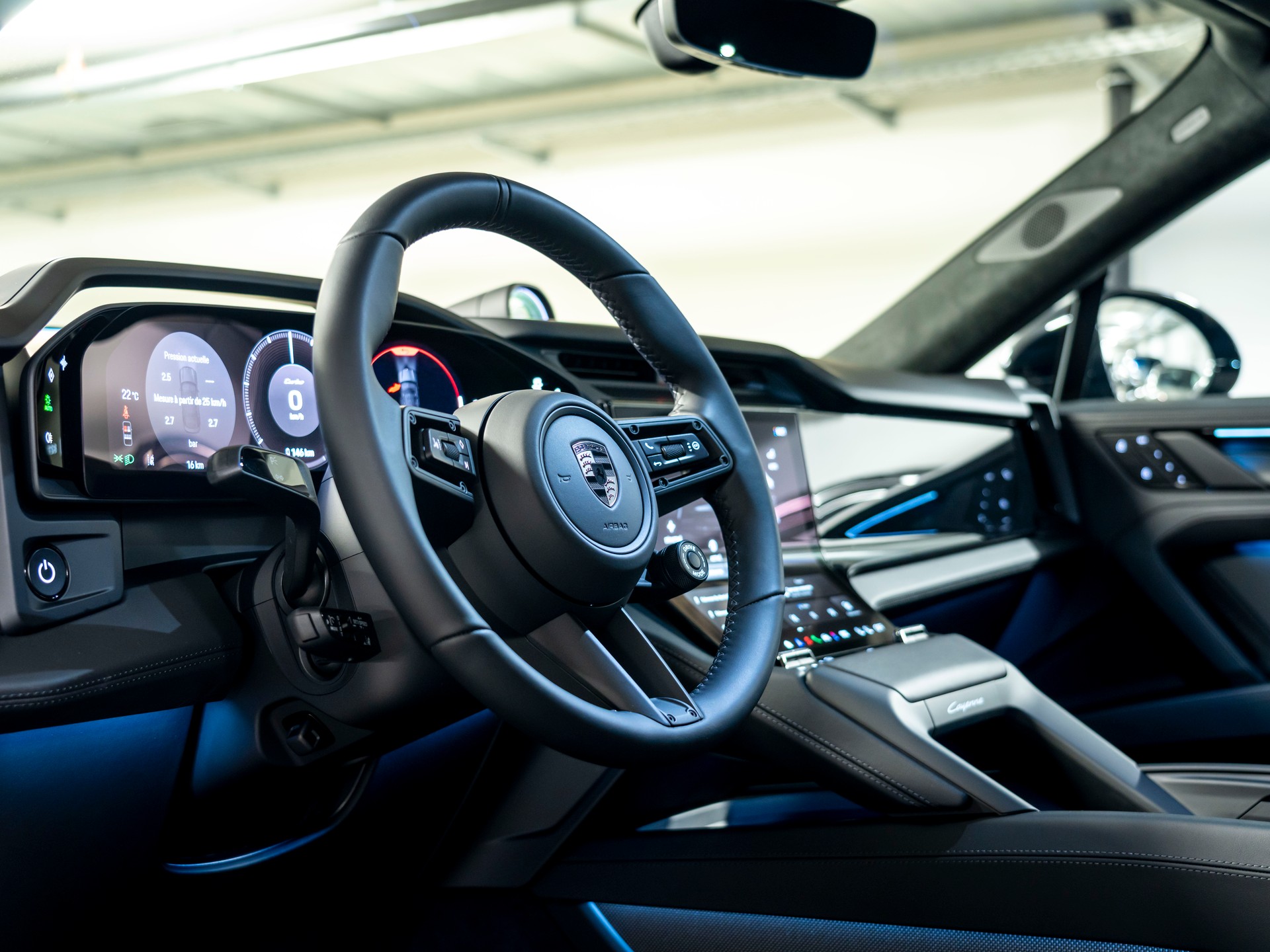 PORSCHE Cayenne Coupe Turbo Electric 113 kWh-image-13