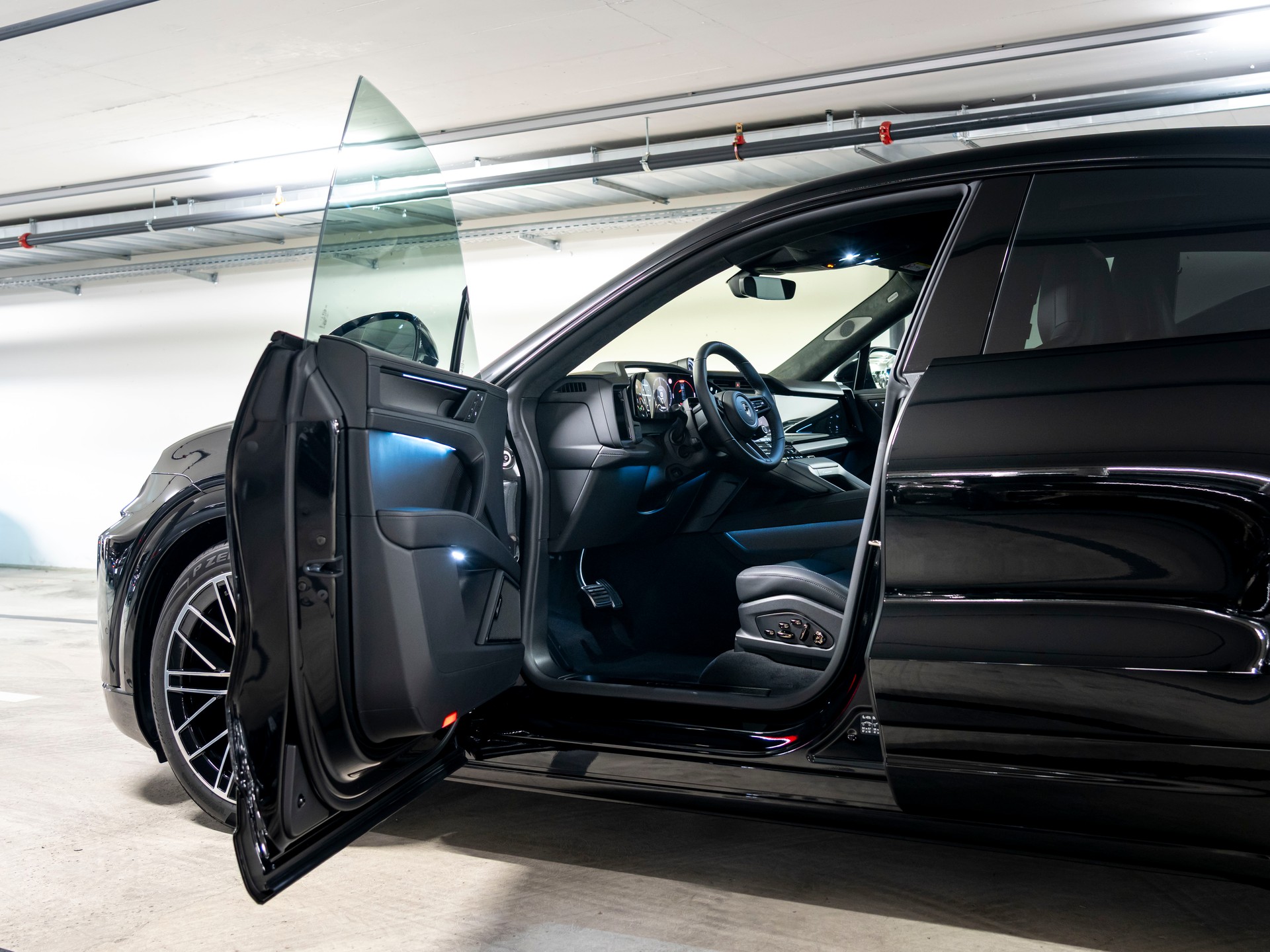 PORSCHE Cayenne Coupe Turbo Electric 113 kWh-image-9