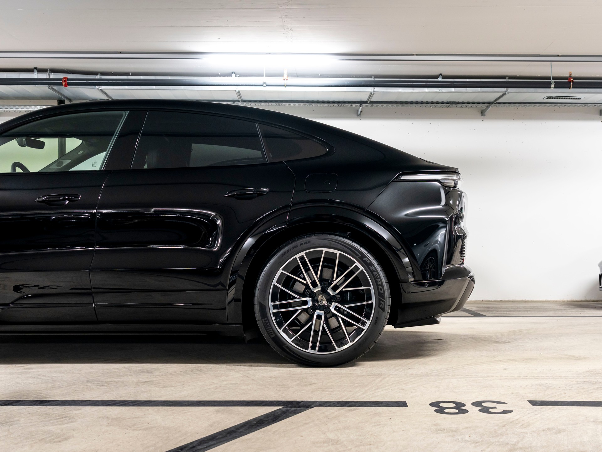 PORSCHE Cayenne Coupe Turbo Electric 113 kWh-image-7