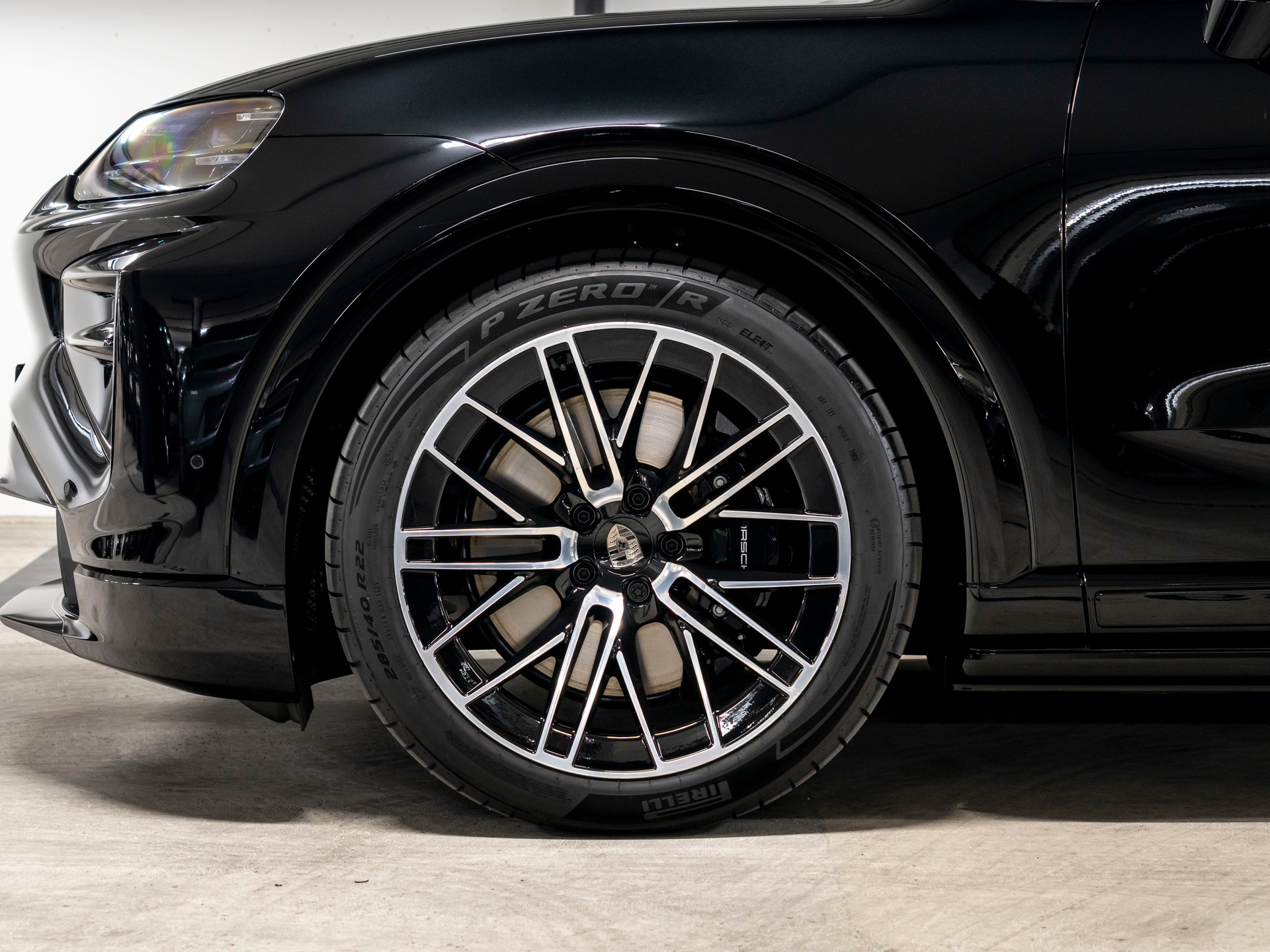 PORSCHE Cayenne Coupe Turbo Electric 113 kWh-image-6