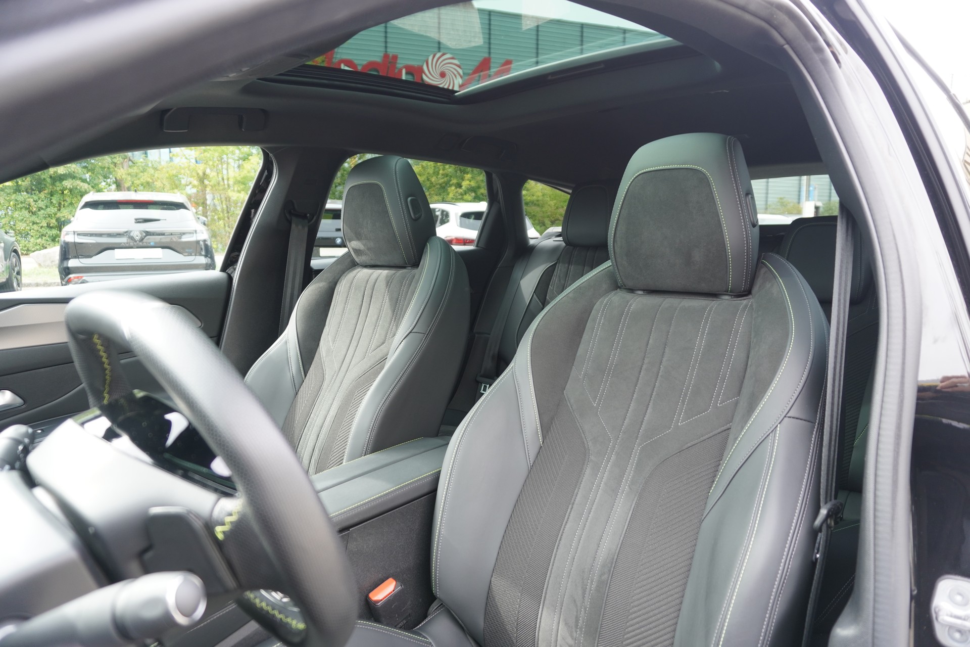 PEUGEOT 308 SW 1.6 PHEV 225 GT-image-12