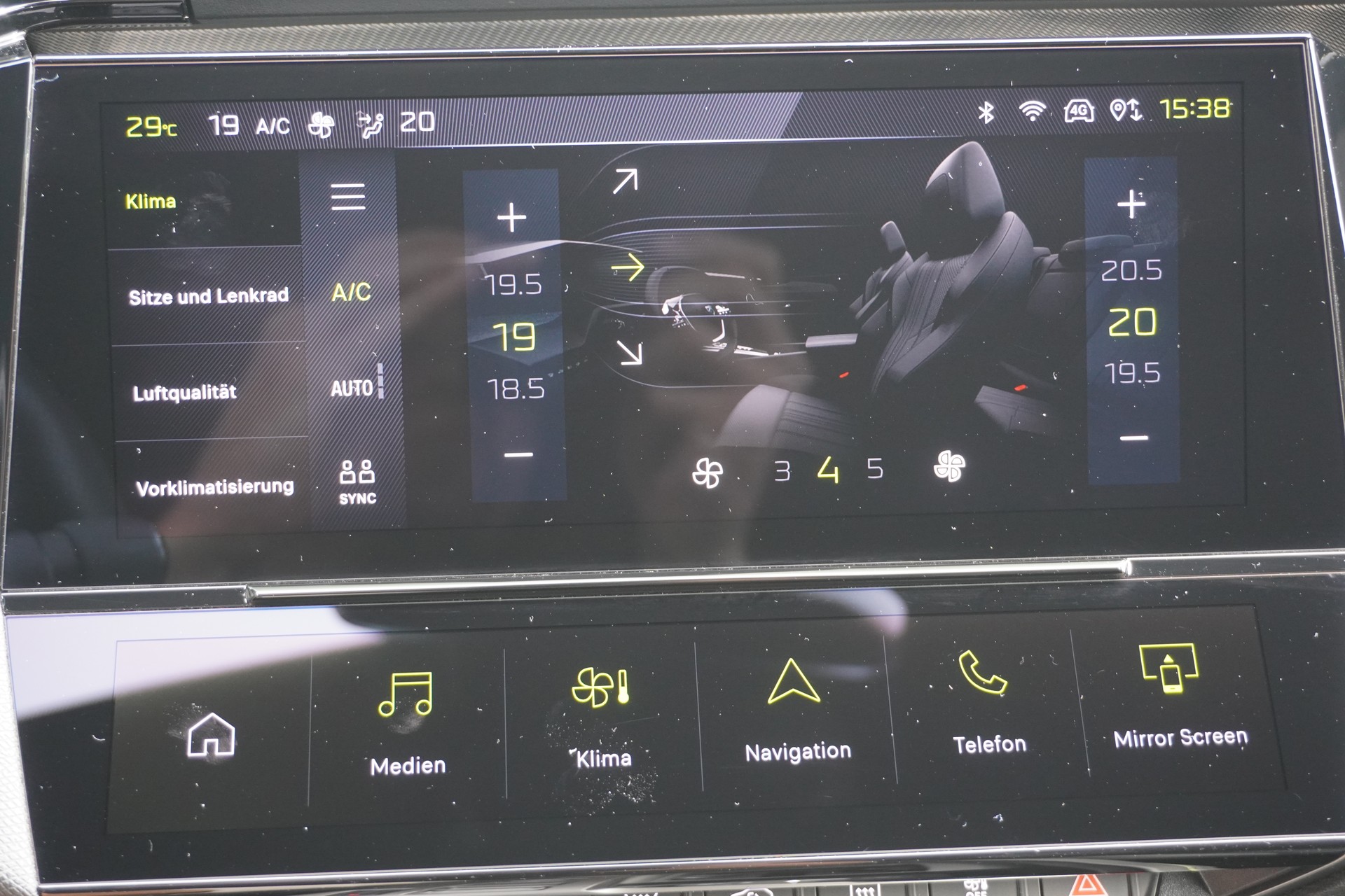 PEUGEOT 308 SW 1.6 PHEV 225 GT-image-22