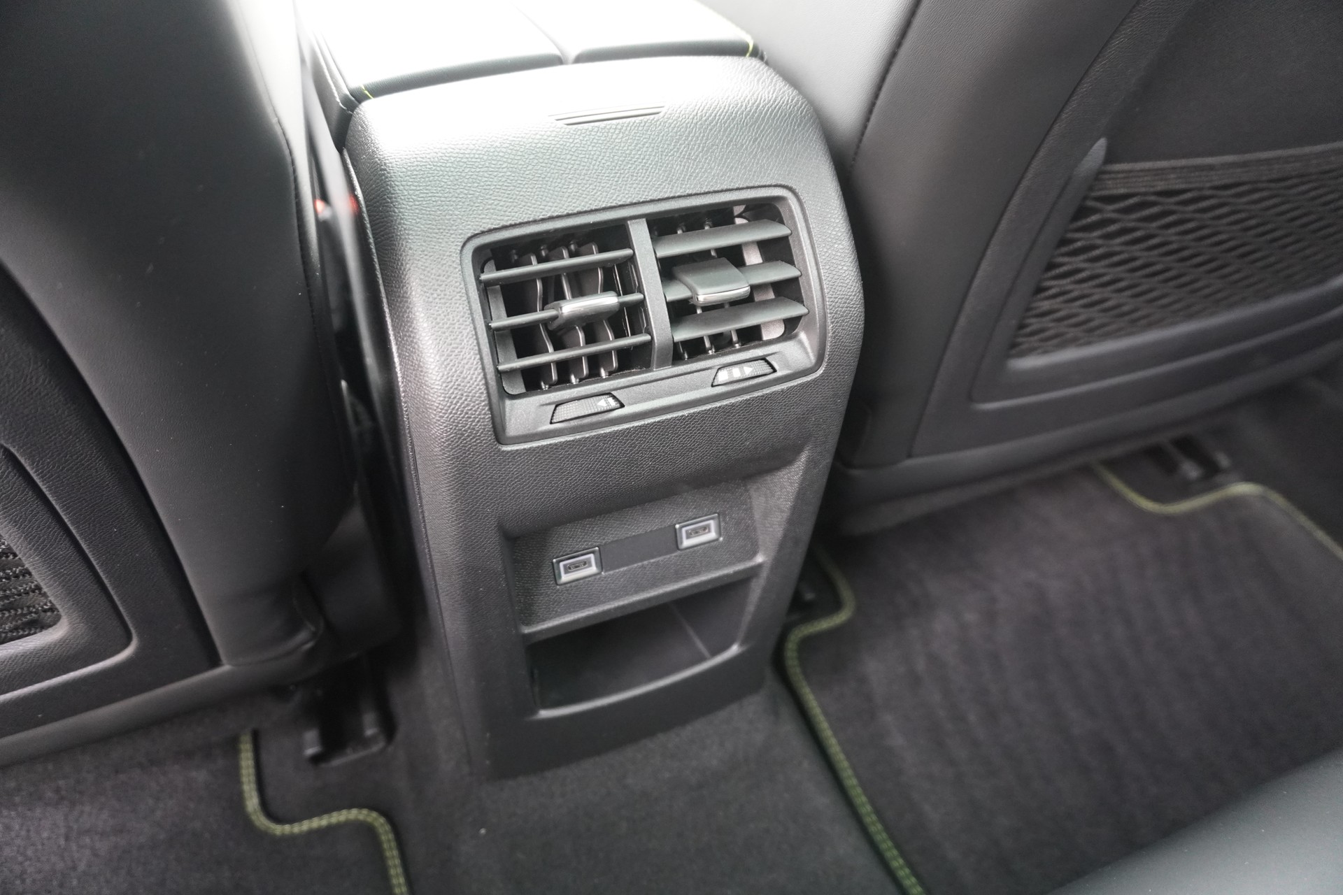 PEUGEOT 308 SW 1.6 PHEV 225 GT-image-14
