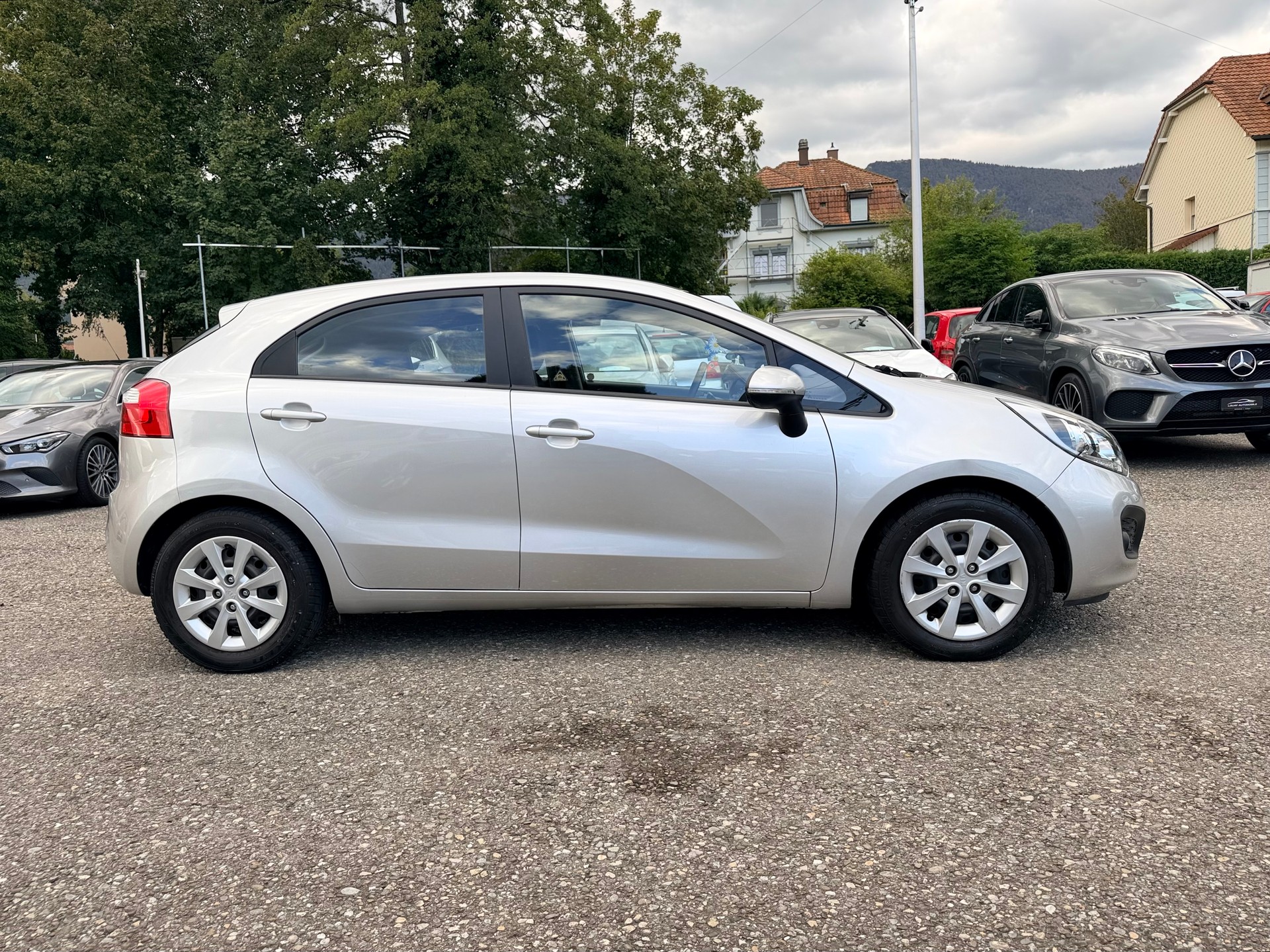 KIA Rio 1.4 CVVT Trend Automatic-image-5