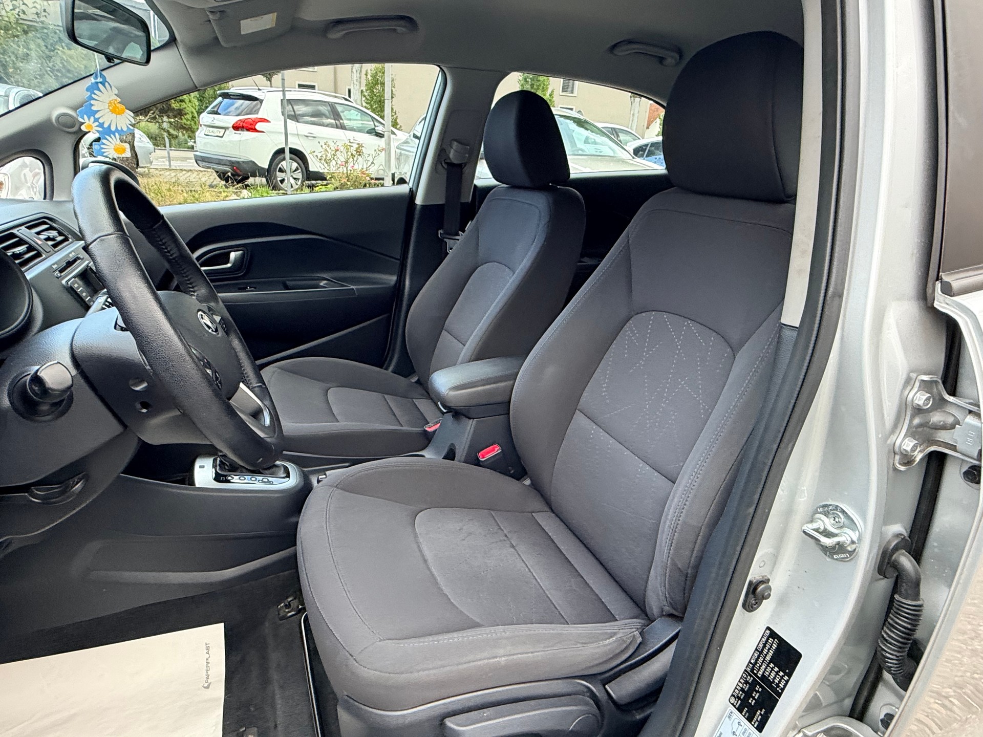 KIA Rio 1.4 CVVT Trend Automatic-image-15