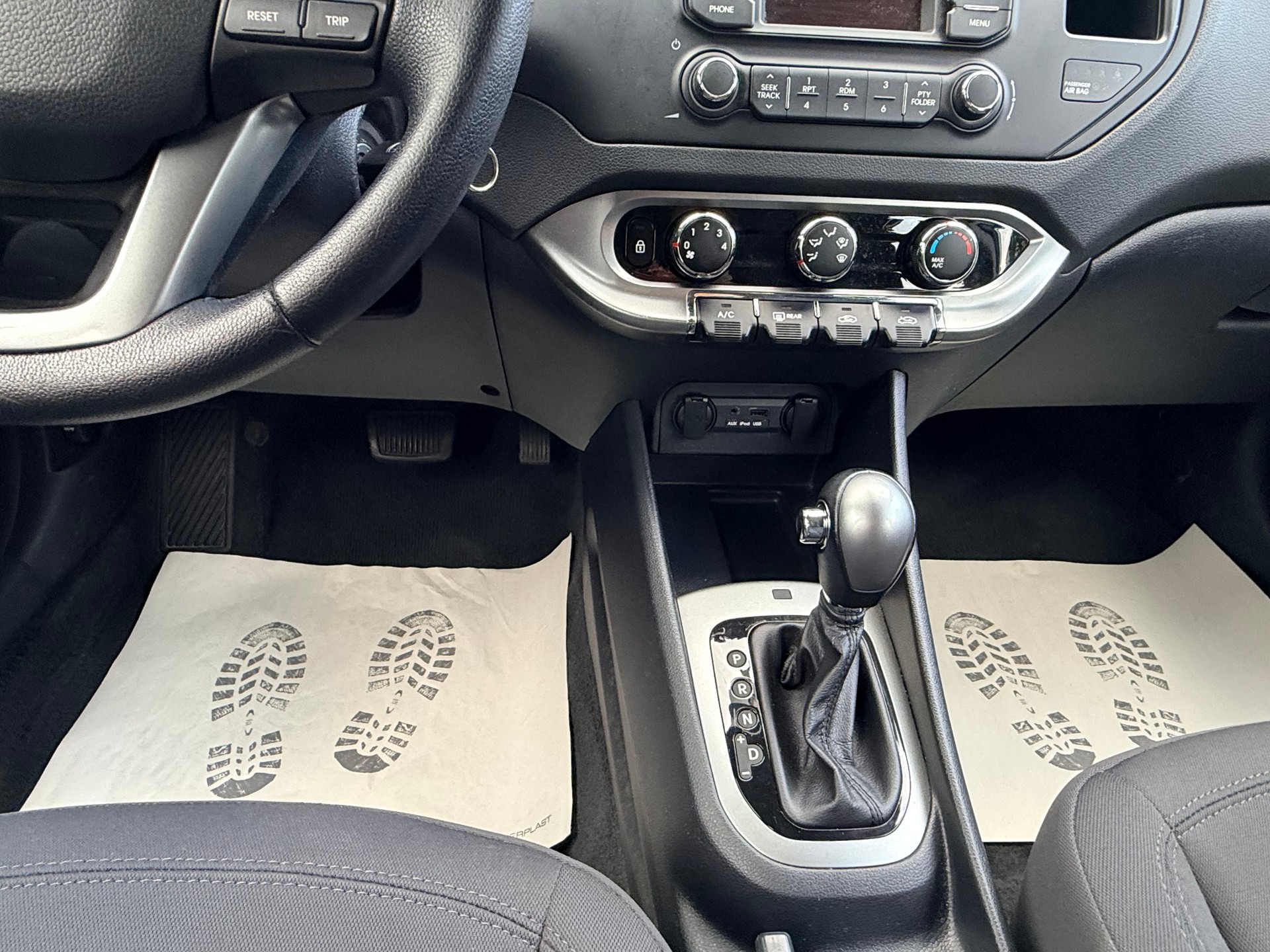 KIA Rio 1.4 CVVT Trend Automatic-image-18