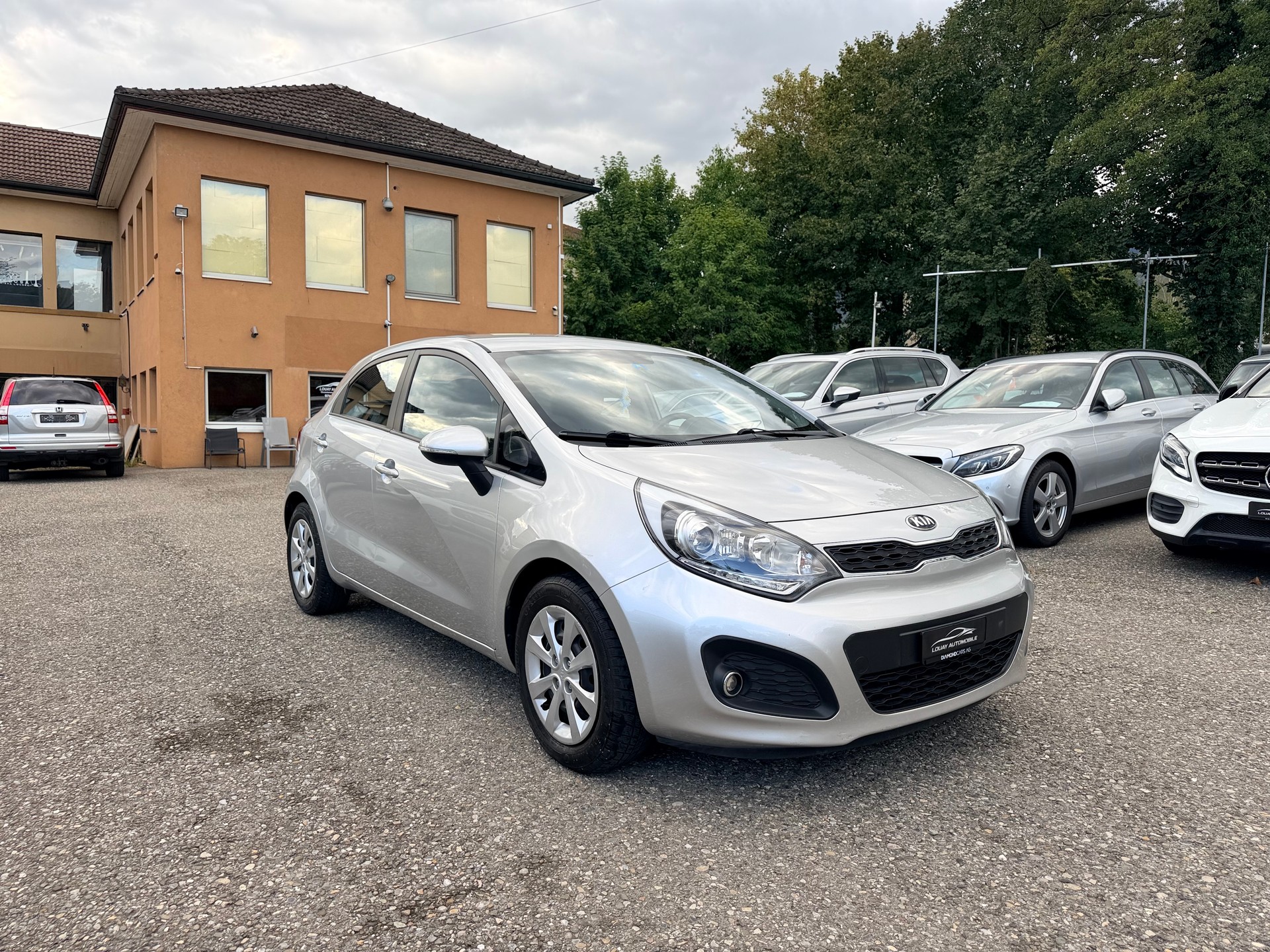 KIA Rio 1.4 CVVT Trend Automatic-image-4