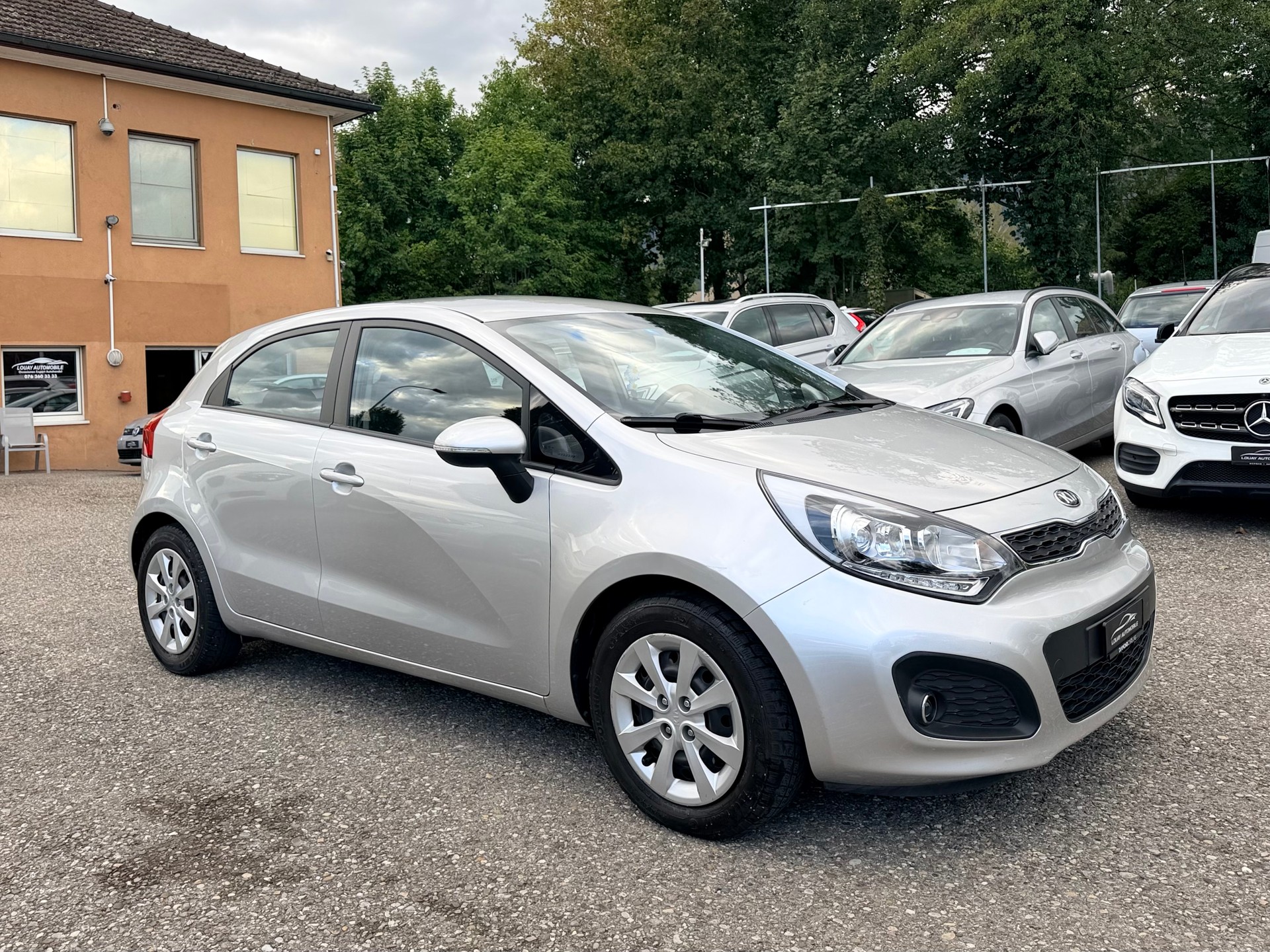KIA Rio 1.4 CVVT Trend Automatic-image-8