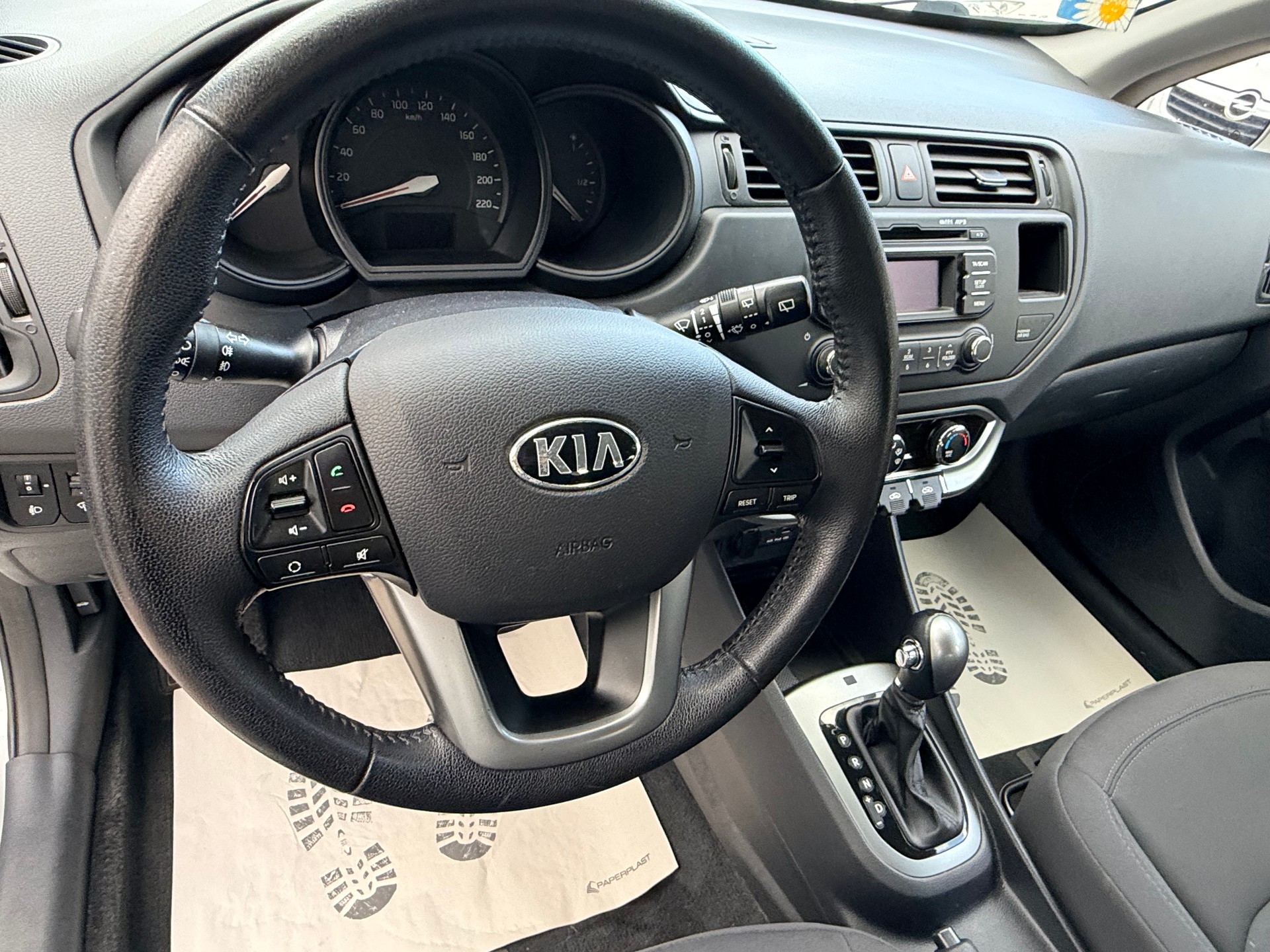 KIA Rio 1.4 CVVT Trend Automatic-image-17