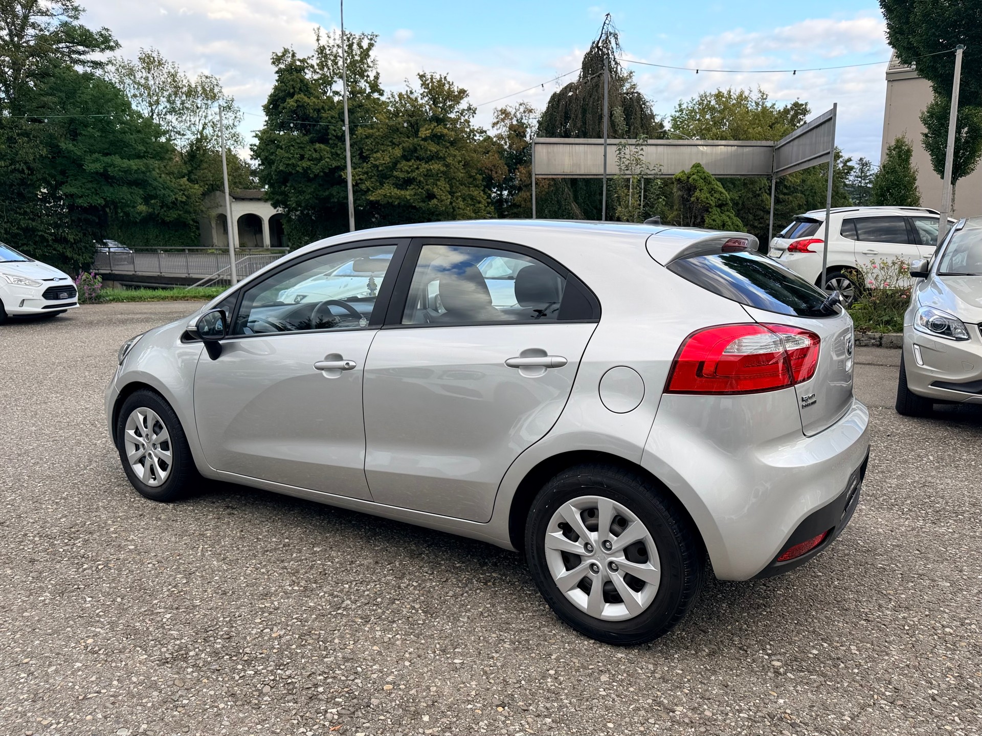 KIA Rio 1.4 CVVT Trend Automatic-image-11