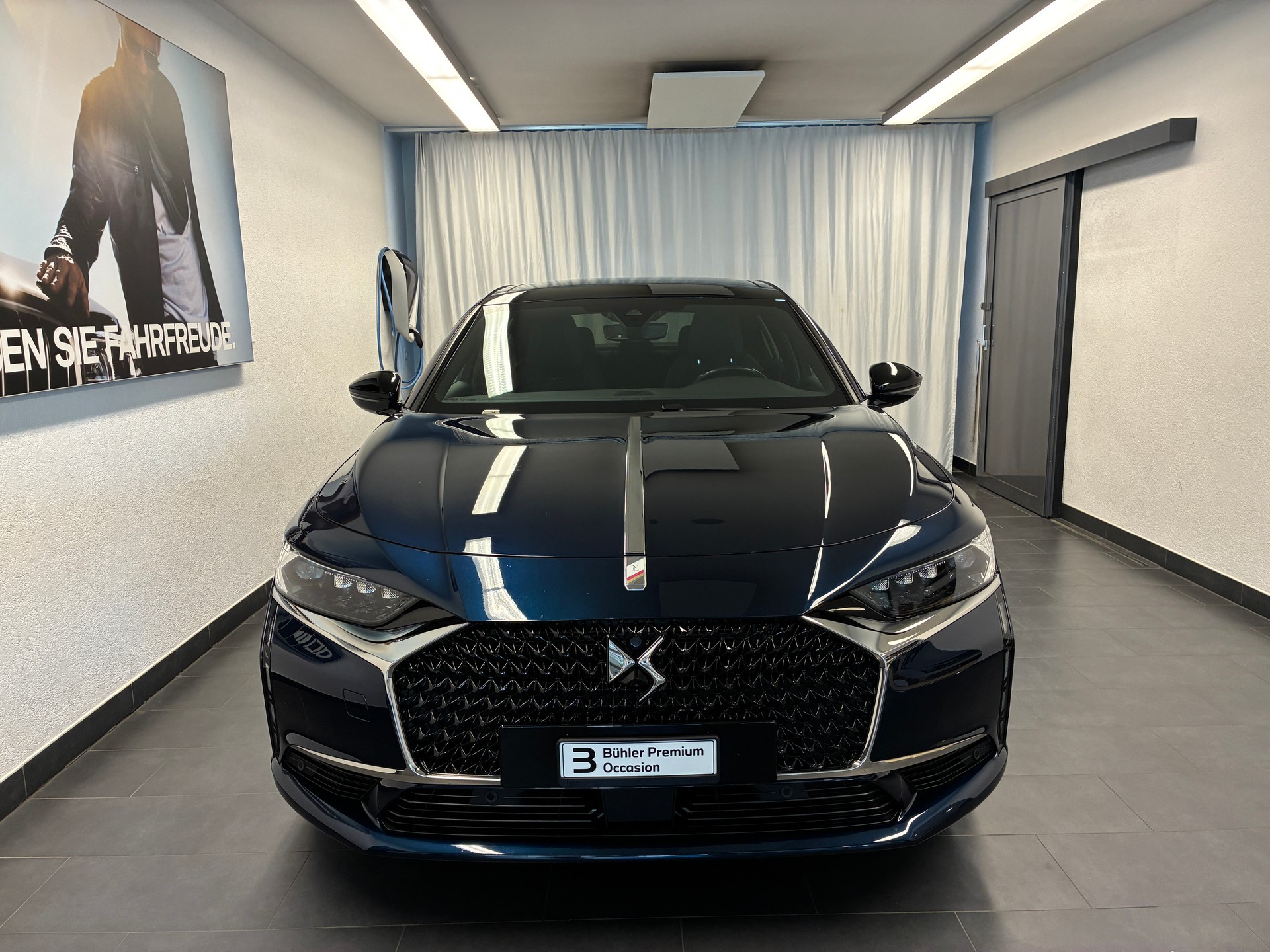 DS AUTOMOBILES DS9 1.6 E-Tense Performance Line+-showroom-element-1