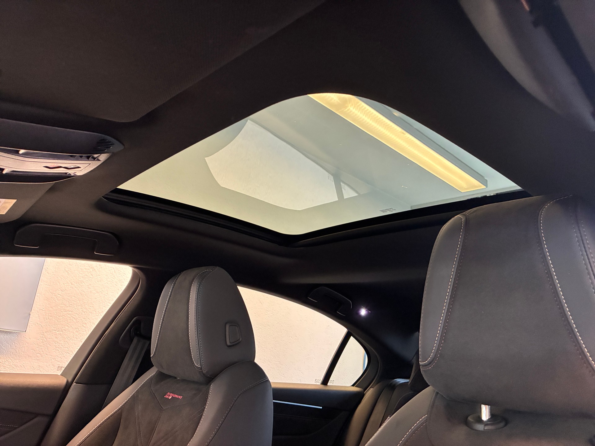 DS AUTOMOBILES DS9 1.6 E-Tense Performance Line+-image-17