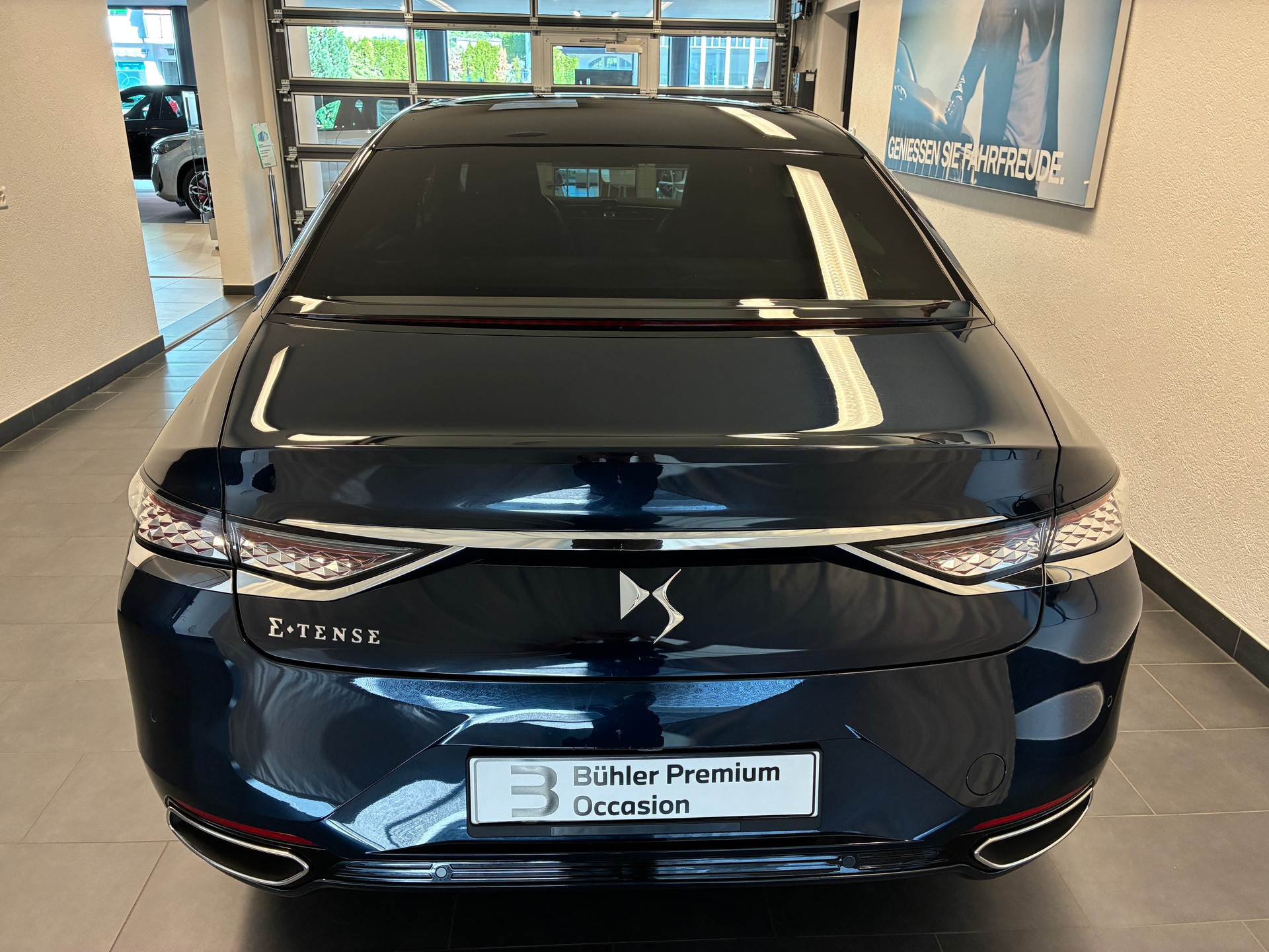 DS AUTOMOBILES DS9 1.6 E-Tense Performance Line+-image-4