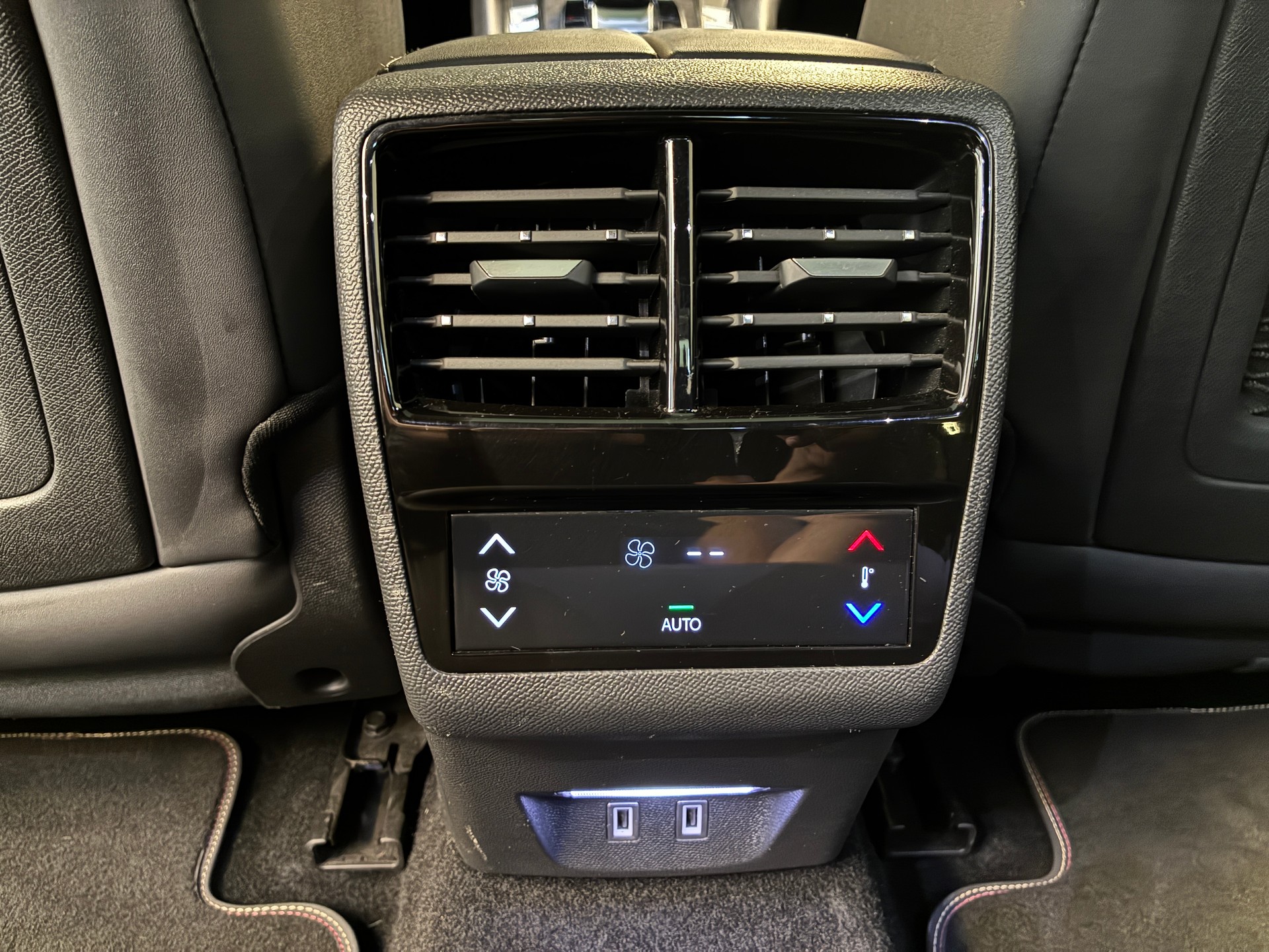 DS AUTOMOBILES DS9 1.6 E-Tense Performance Line+-image-15