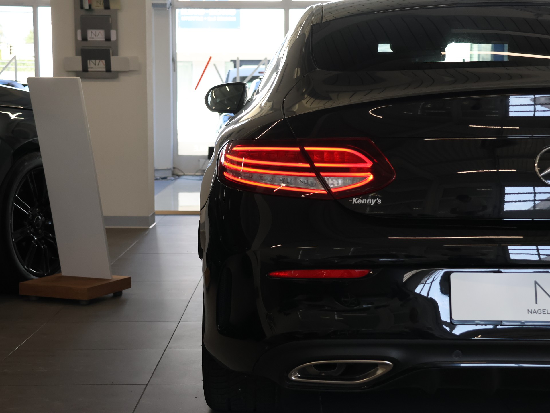 MERCEDES-BENZ C 300 Coupé 4Matic AMG Line 9G-tronic *1.HAND*-image-5