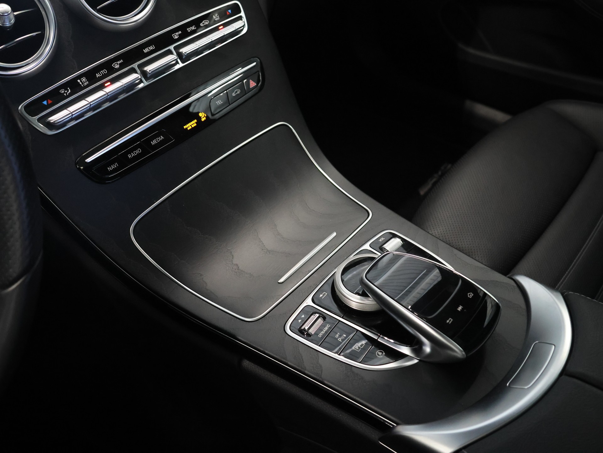 MERCEDES-BENZ C 300 Coupé 4Matic AMG Line 9G-tronic *1.HAND*-image-23