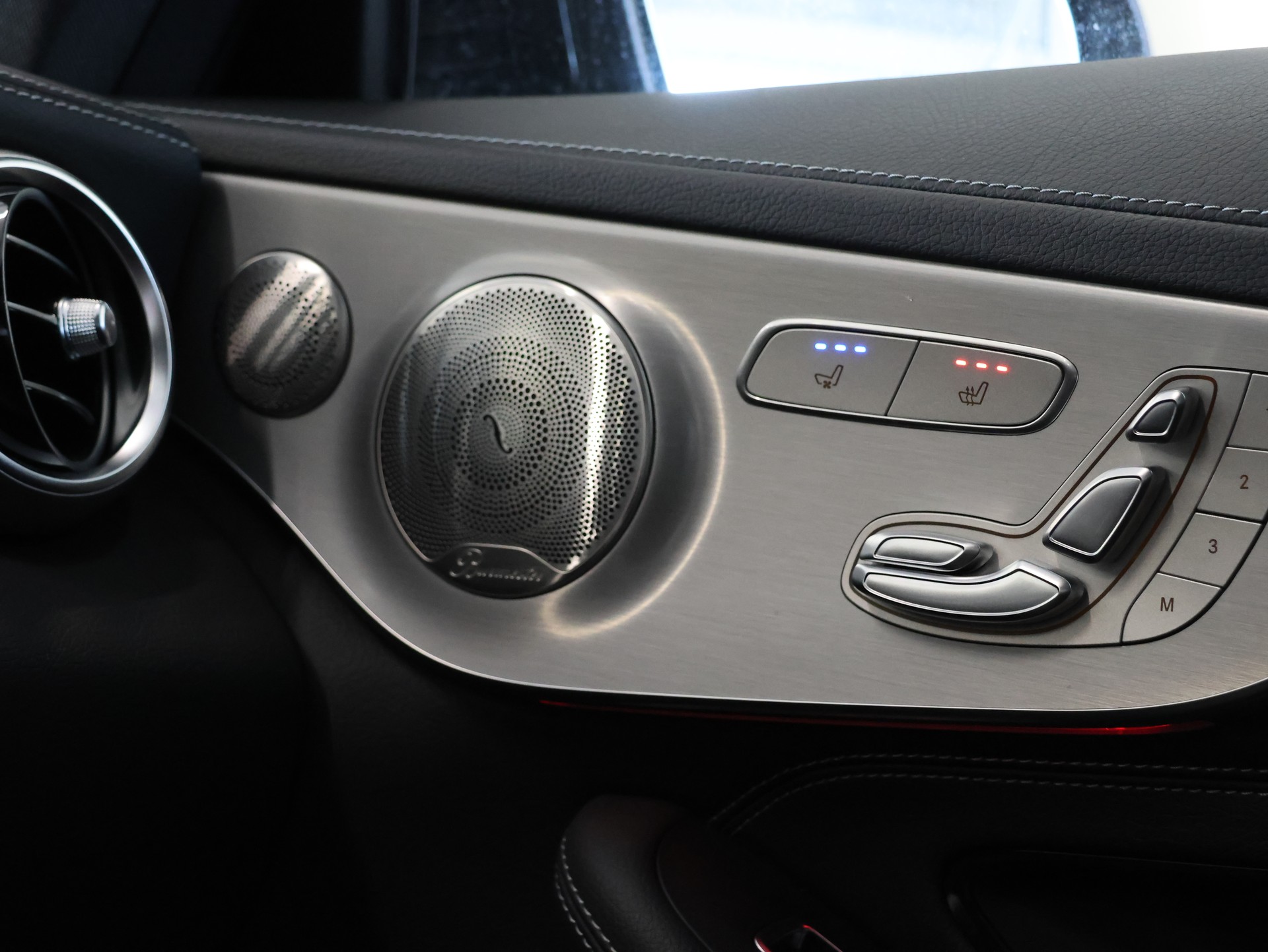 MERCEDES-BENZ C 300 Coupé 4Matic AMG Line 9G-tronic *1.HAND*-image-25