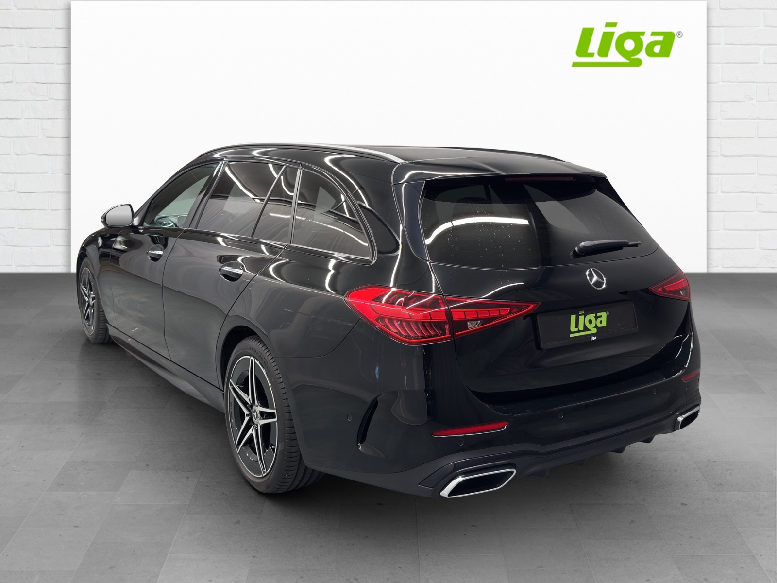 MERCEDES-BENZ C 300 AMG Line 4Matic-image-3
