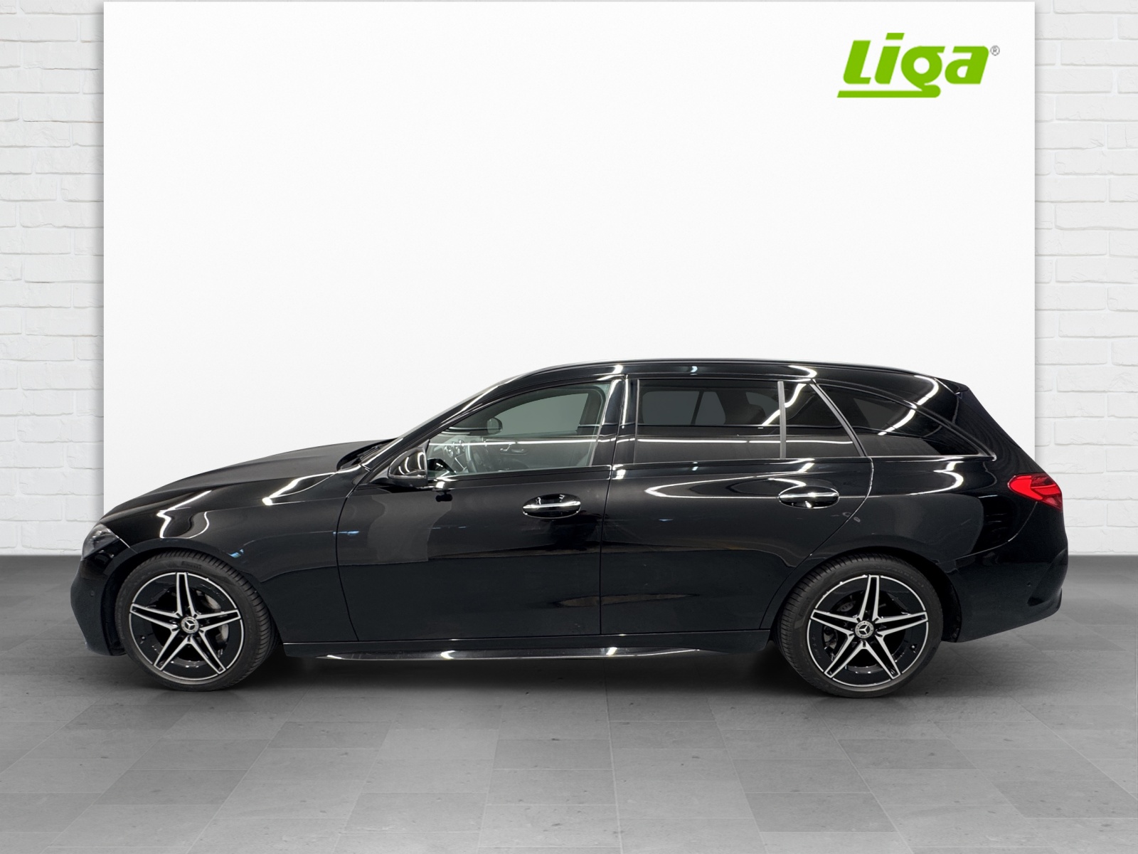 MERCEDES-BENZ C 300 AMG Line 4Matic-image-2