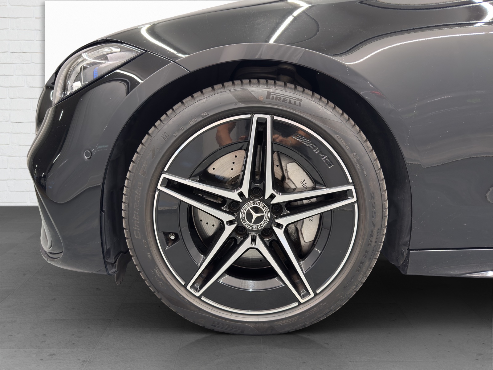 MERCEDES-BENZ C 300 AMG Line 4Matic-image-5