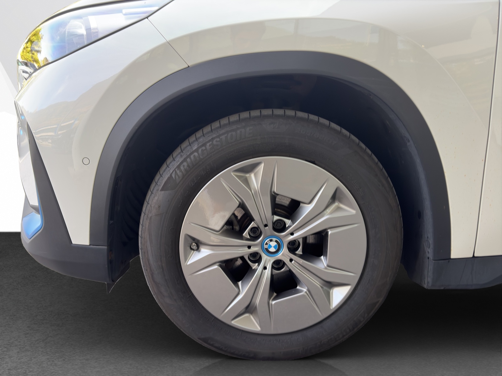 BMW iX1 xDrive30-image-20