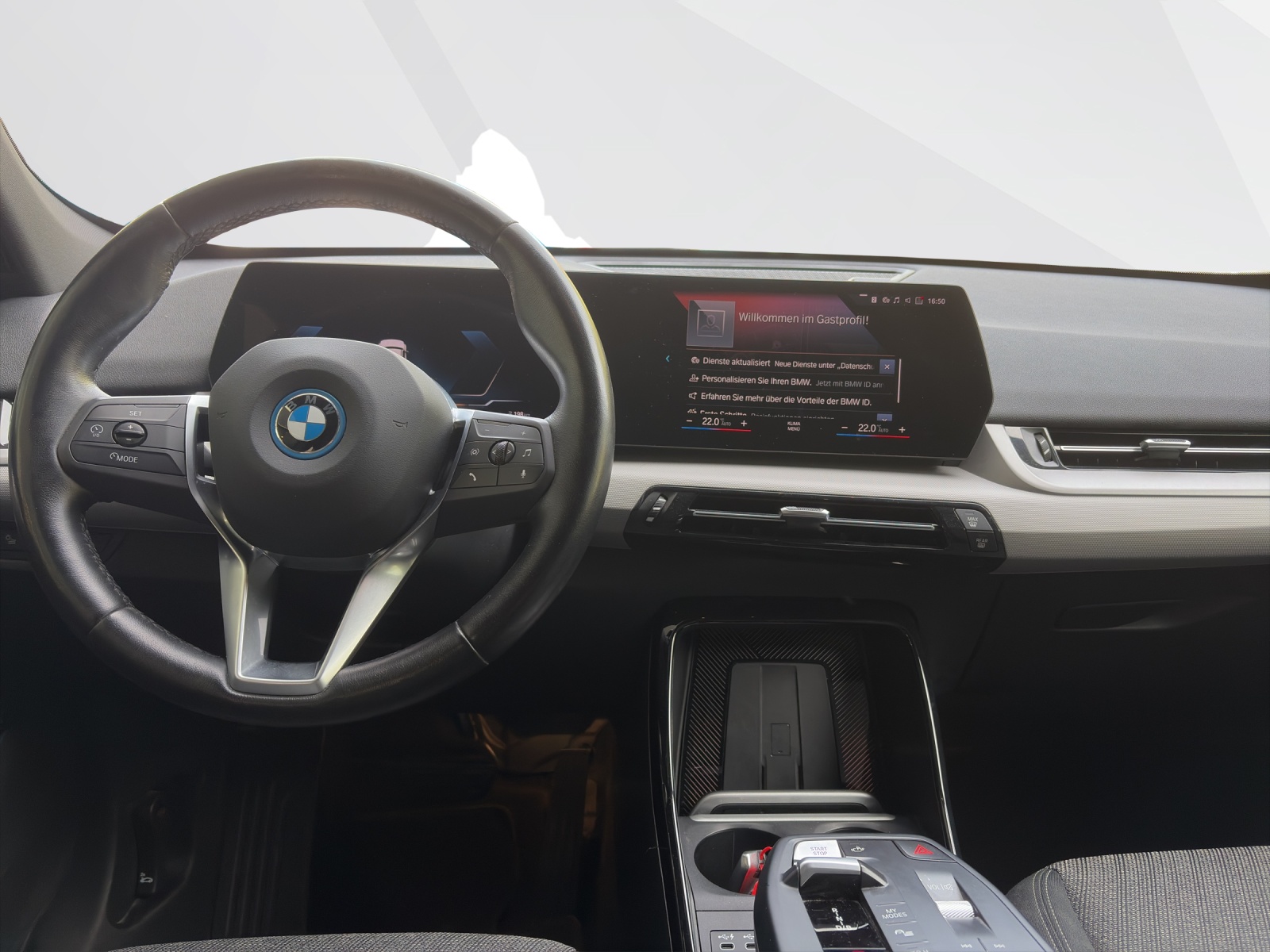 BMW iX1 xDrive30-image-10