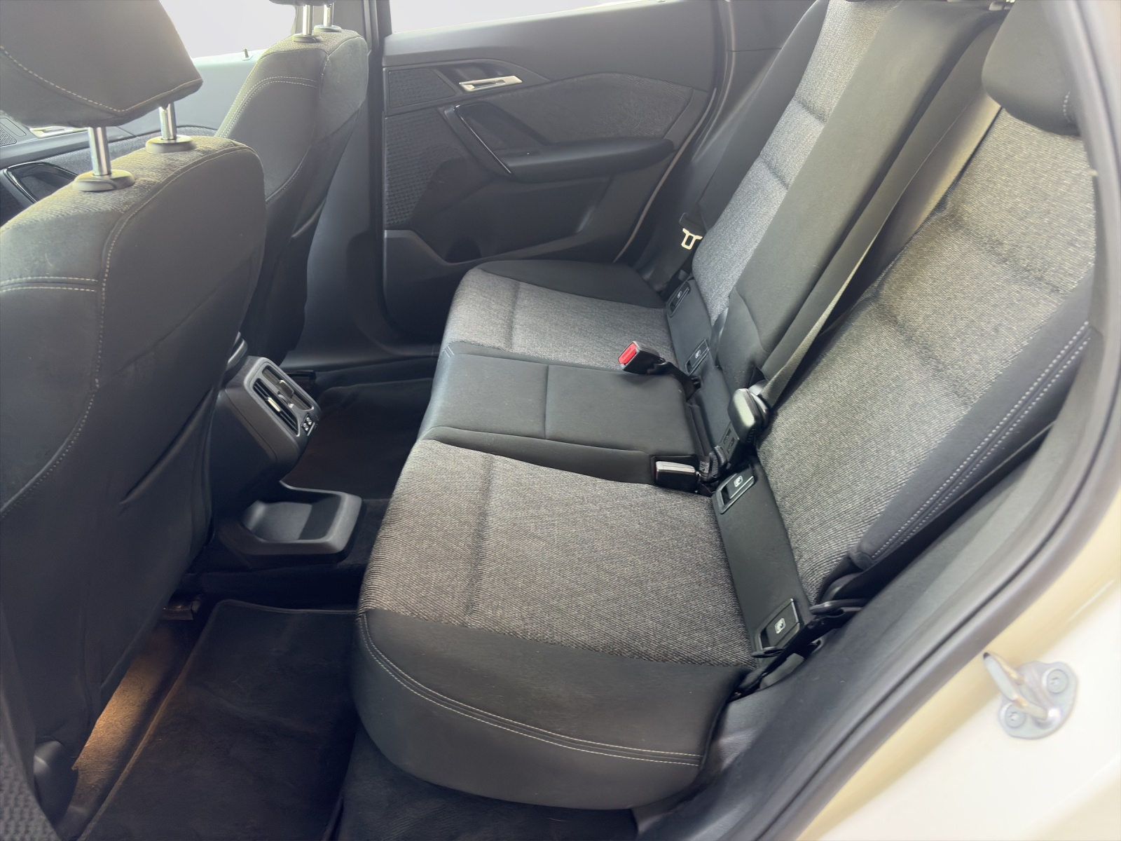 BMW iX1 xDrive30-image-17