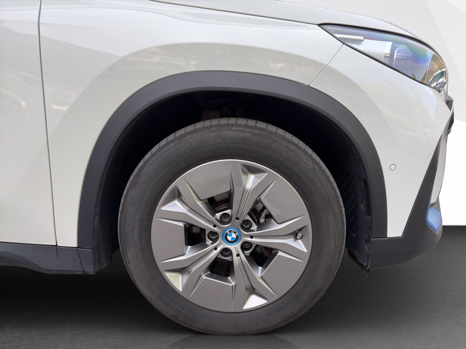 BMW iX1 xDrive30-image-23