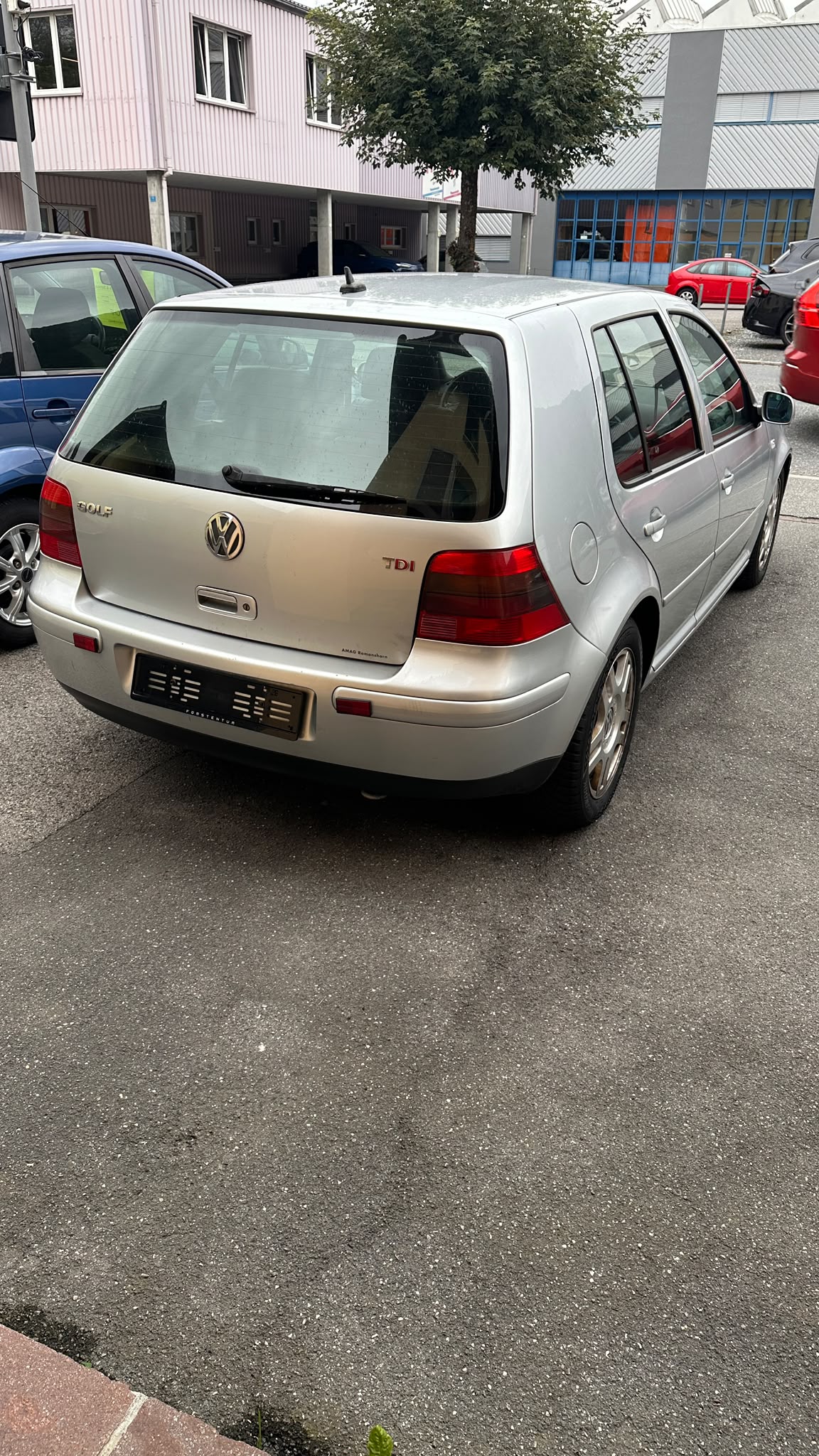 VW Golf 1.9 TDI PD Highline-image-1