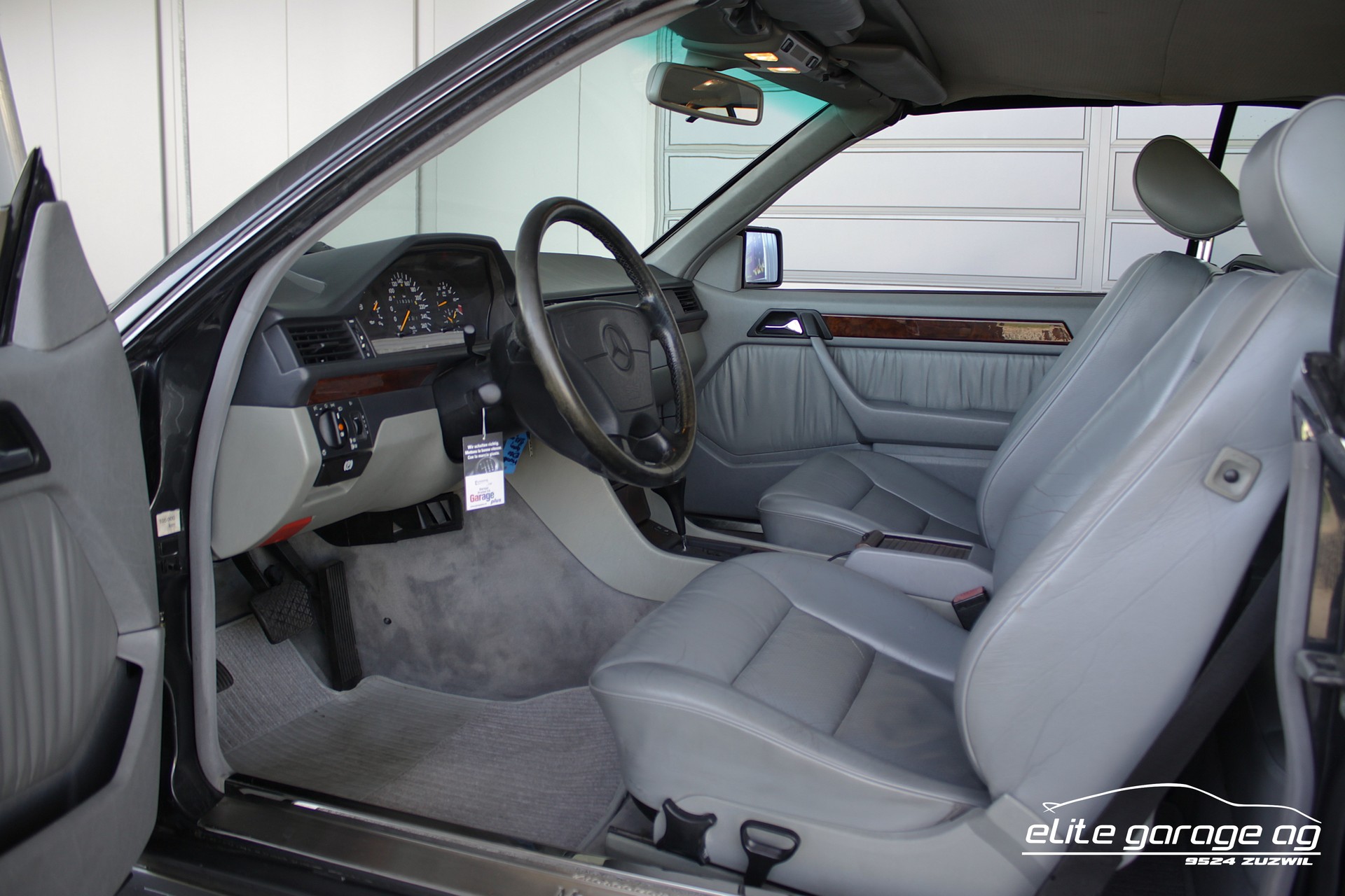 MERCEDES-BENZ E 320 Cabrio-image-13