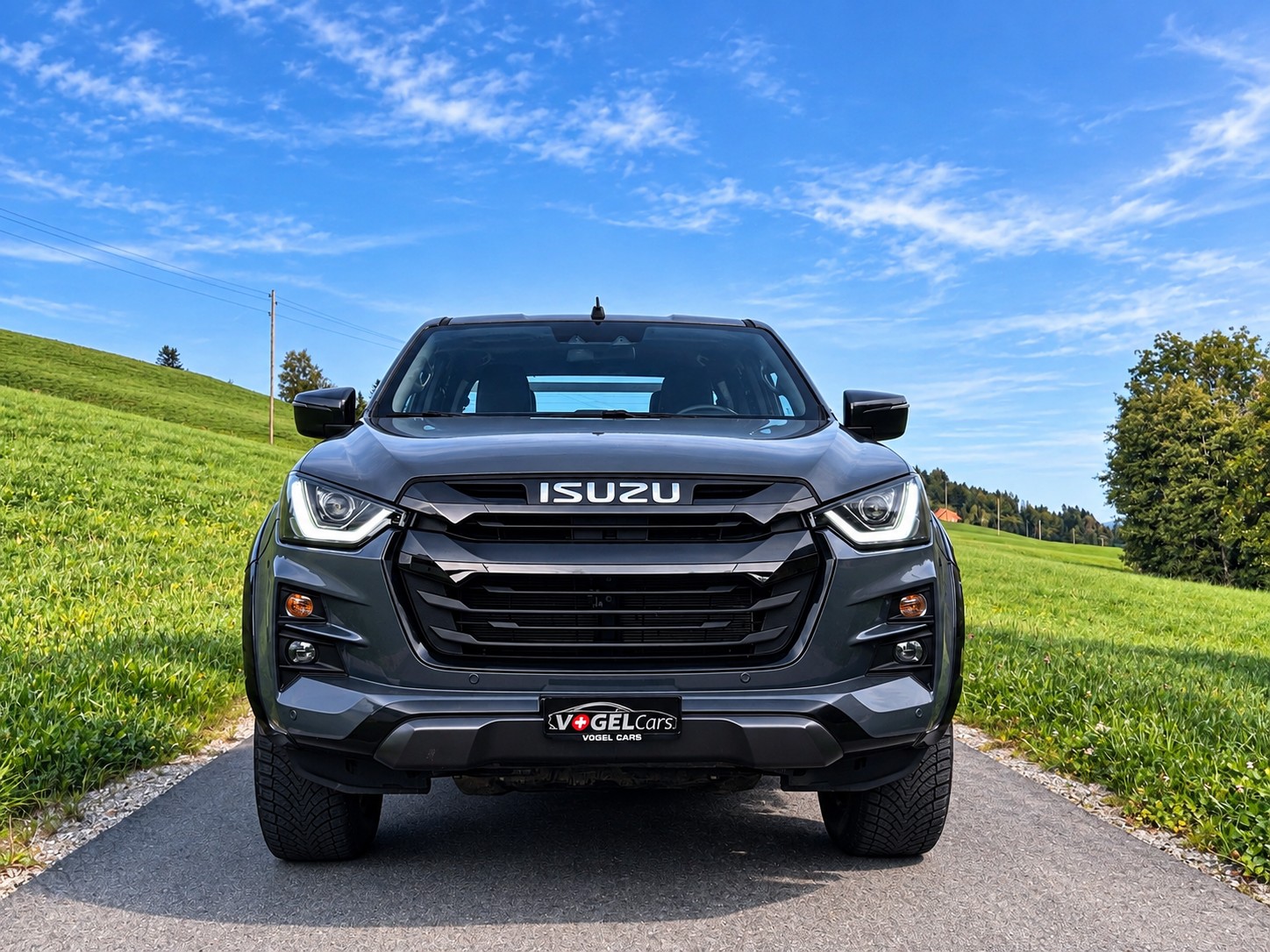 ISUZU D-MAX 1.9 CrewCab N60FF V-Cross 4x4 AT-image-1