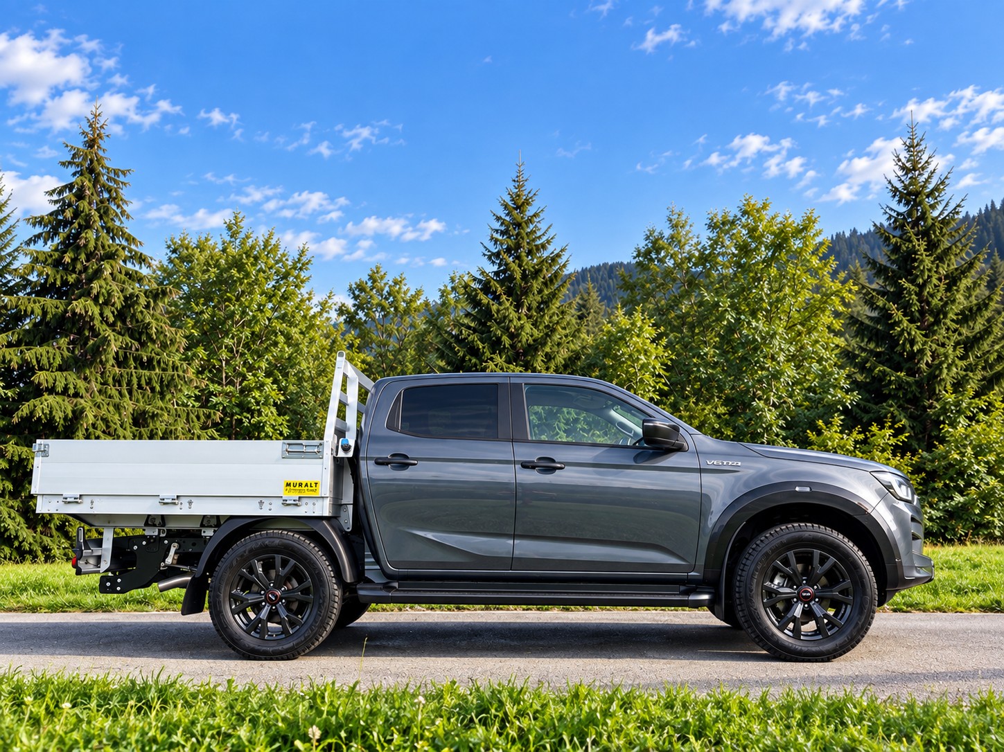 ISUZU D-MAX 1.9 CrewCab N60FF V-Cross 4x4 AT-image-3