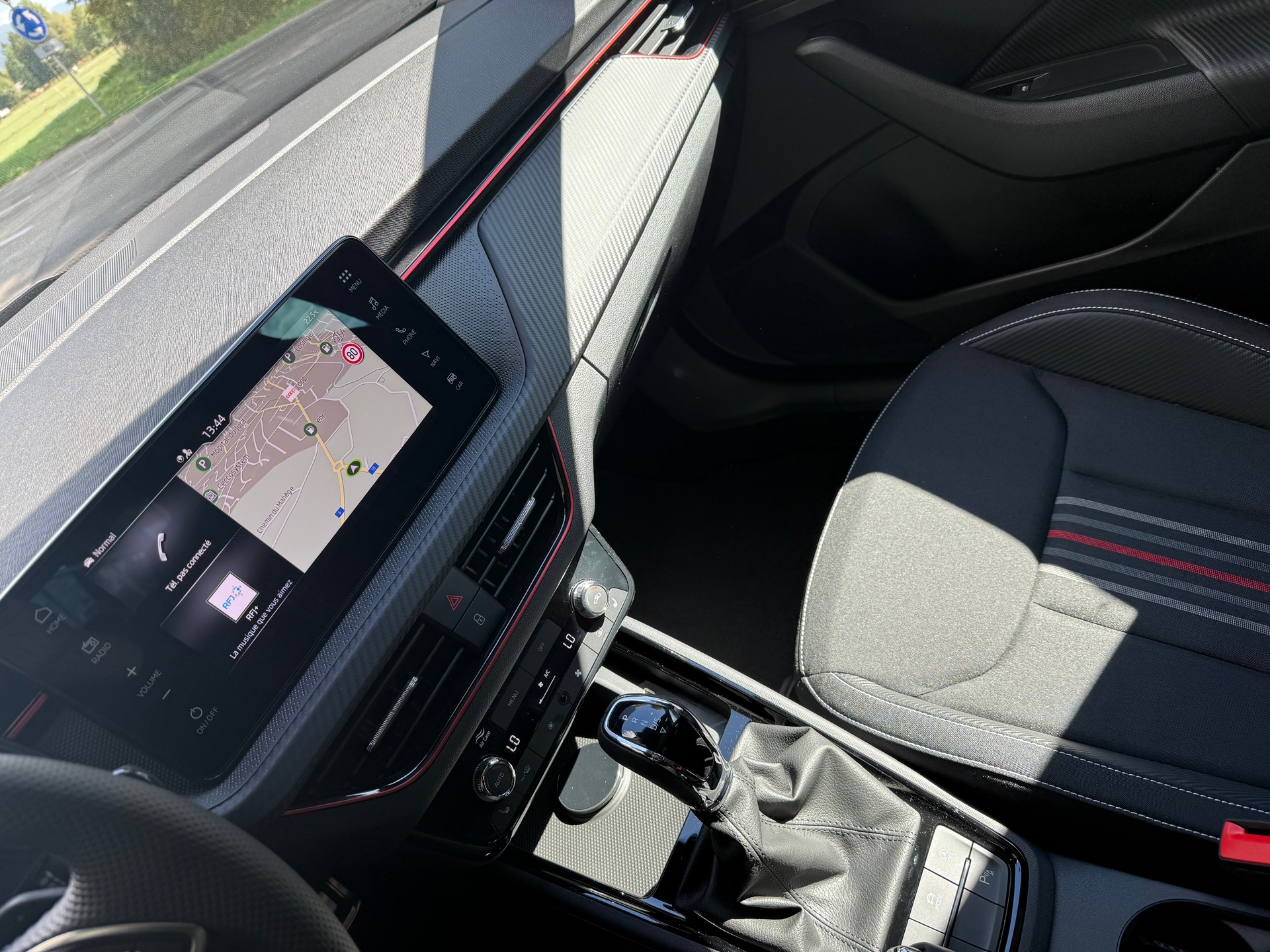 SKODA Kamiq 1.5 TSI Monte Carlo DSG-image-6