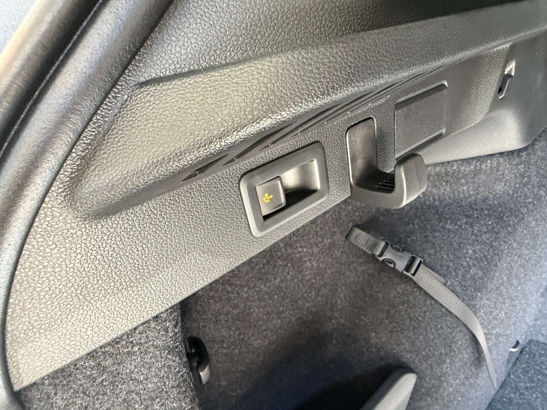 SKODA Kamiq 1.5 TSI Monte Carlo DSG-image-10
