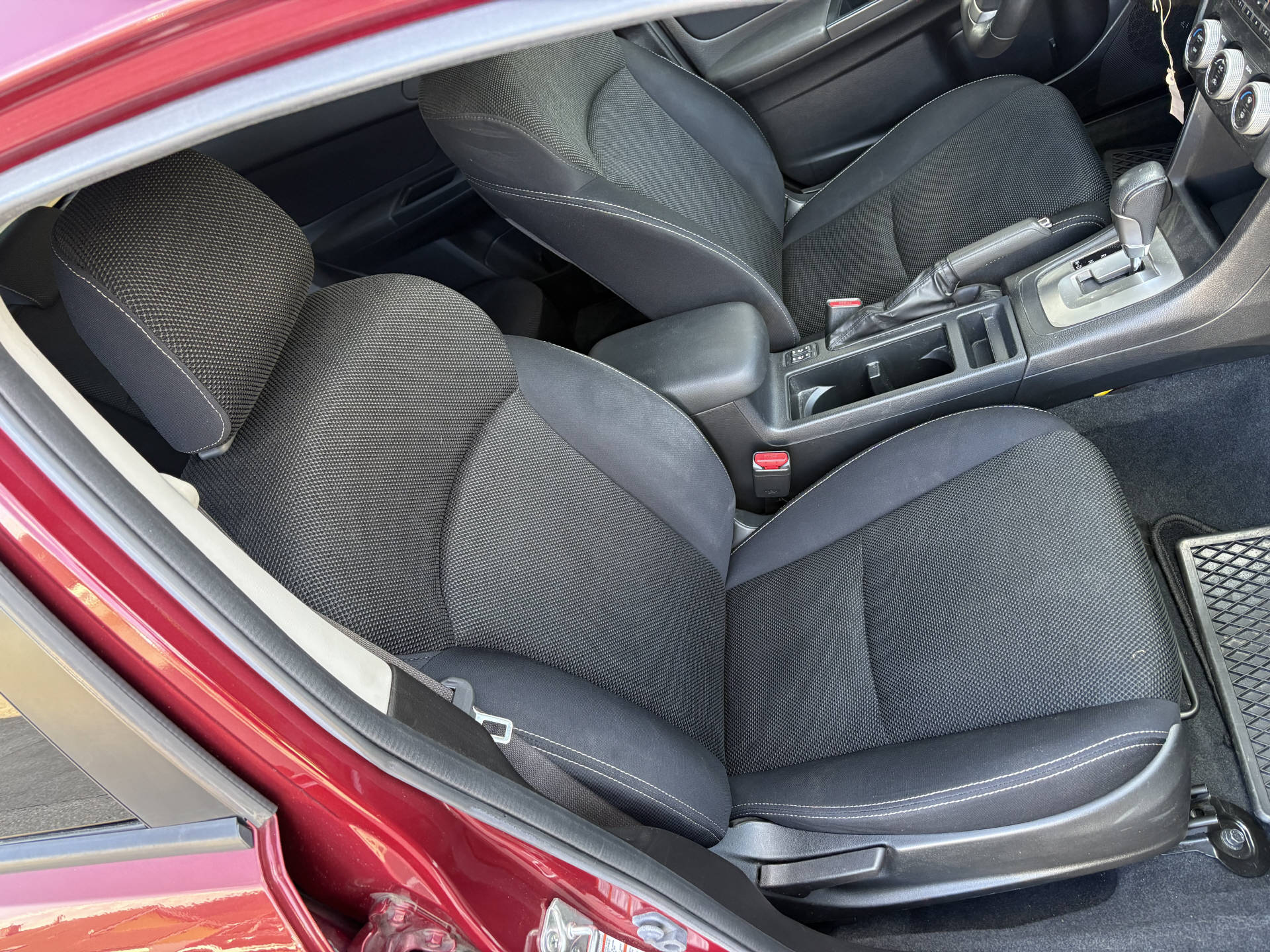 SUBARU XV 2.0i Swiss Two-image-3