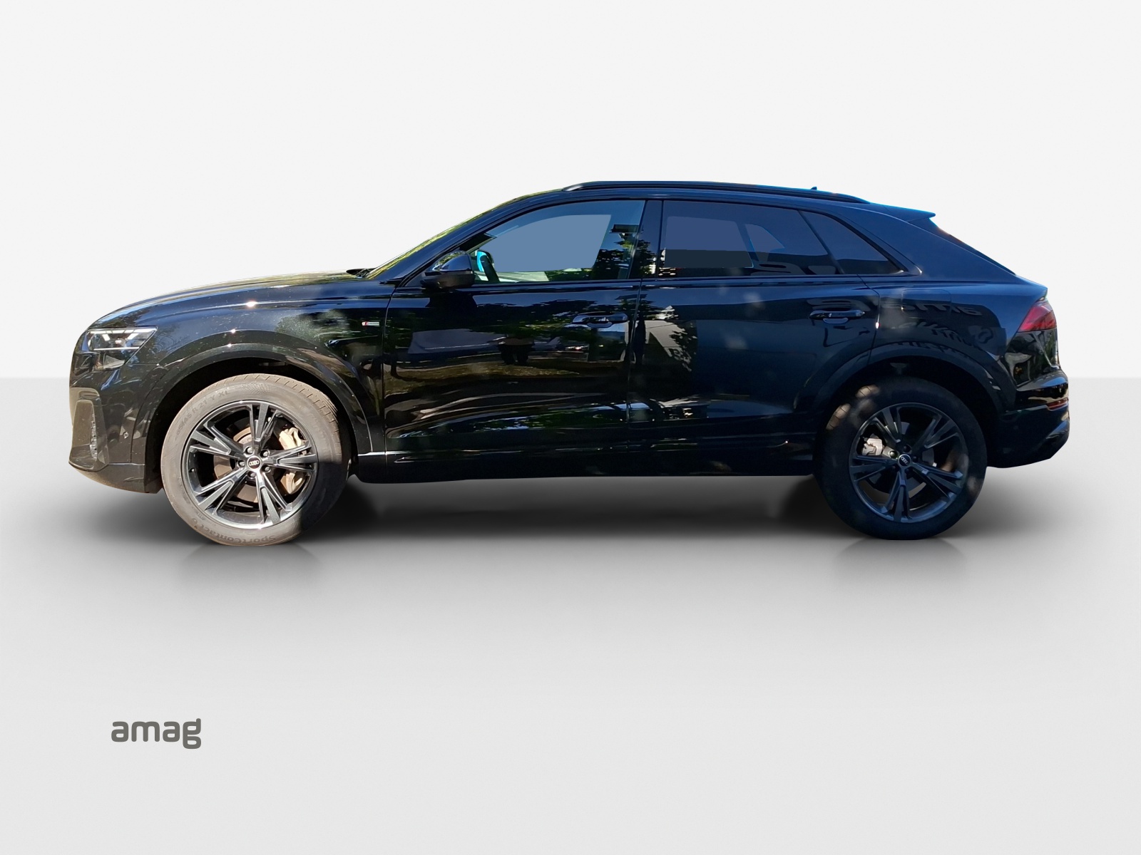 AUDI Q8 SUV TFSI e quattro 290 kW Attraction tiptronic-image-1