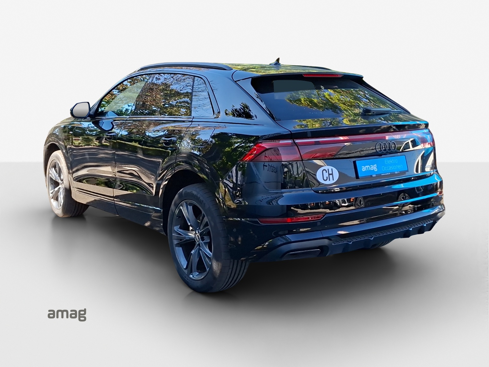 AUDI Q8 SUV TFSI e quattro 290 kW Attraction tiptronic-image-2