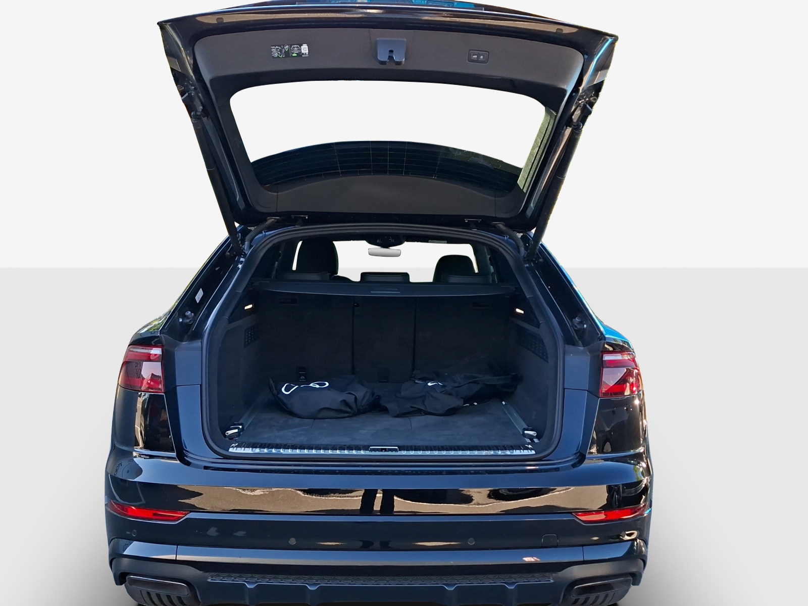 AUDI Q8 SUV TFSI e quattro 290 kW Attraction tiptronic-image-12