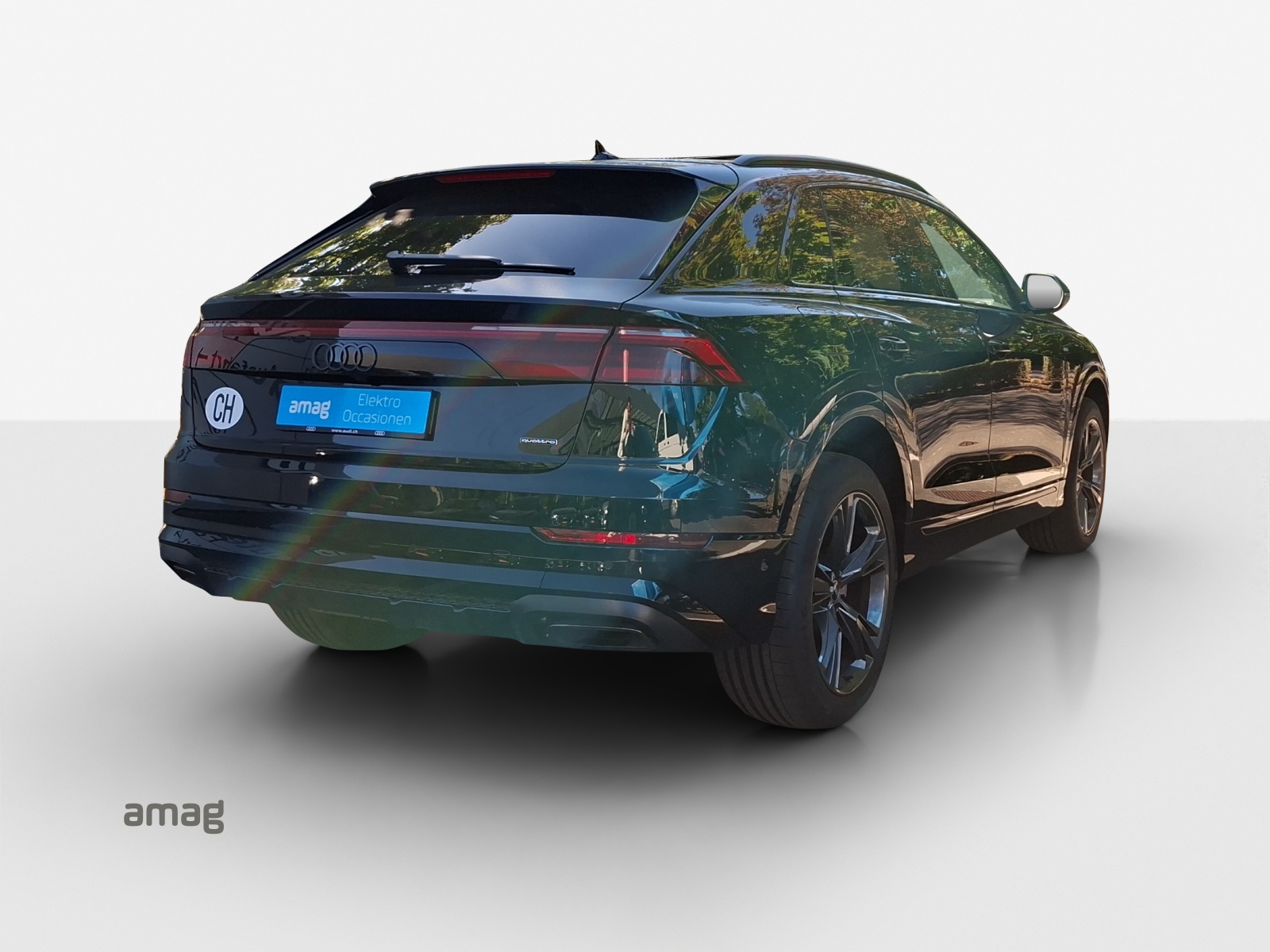 AUDI Q8 SUV TFSI e quattro 290 kW Attraction tiptronic-image-4