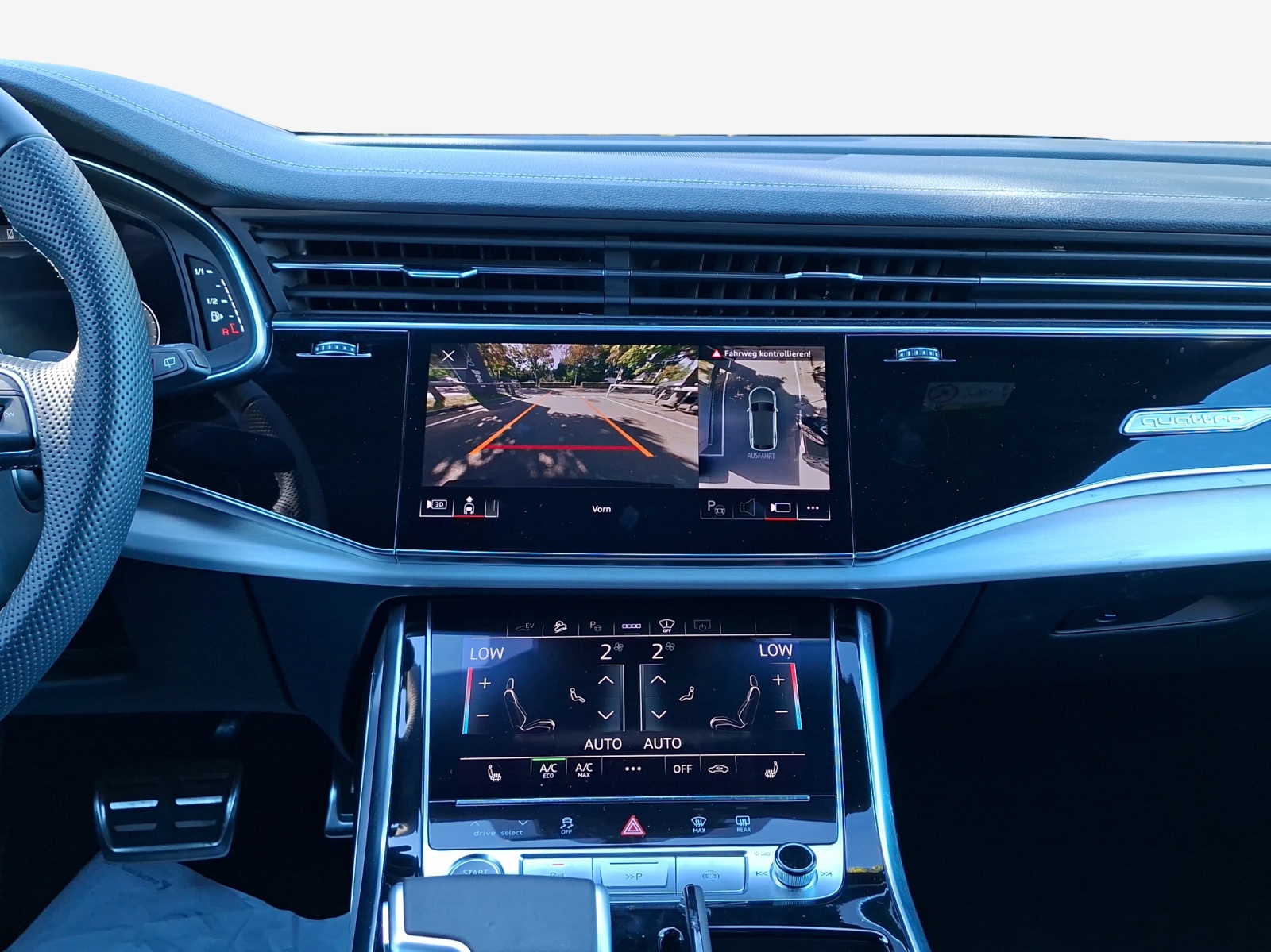 AUDI Q8 SUV TFSI e quattro 290 kW Attraction tiptronic-image-10