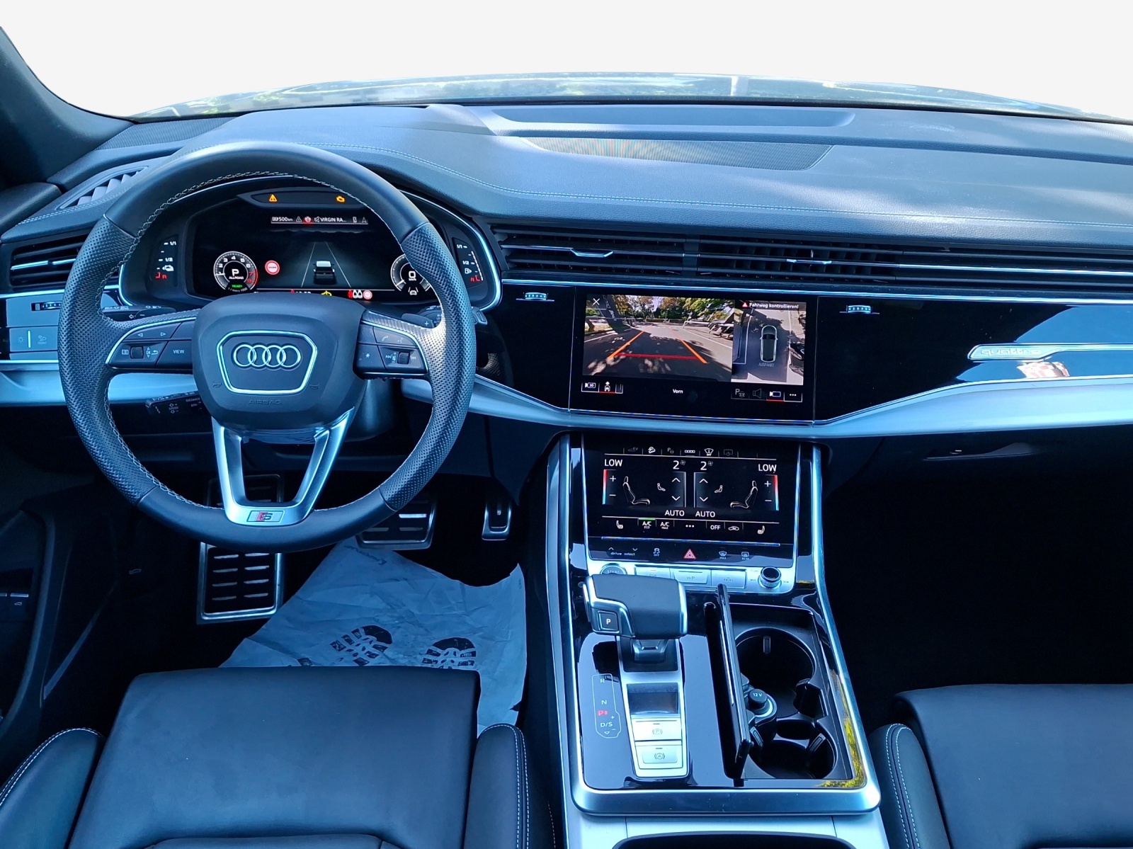 AUDI Q8 SUV TFSI e quattro 290 kW Attraction tiptronic-image-8