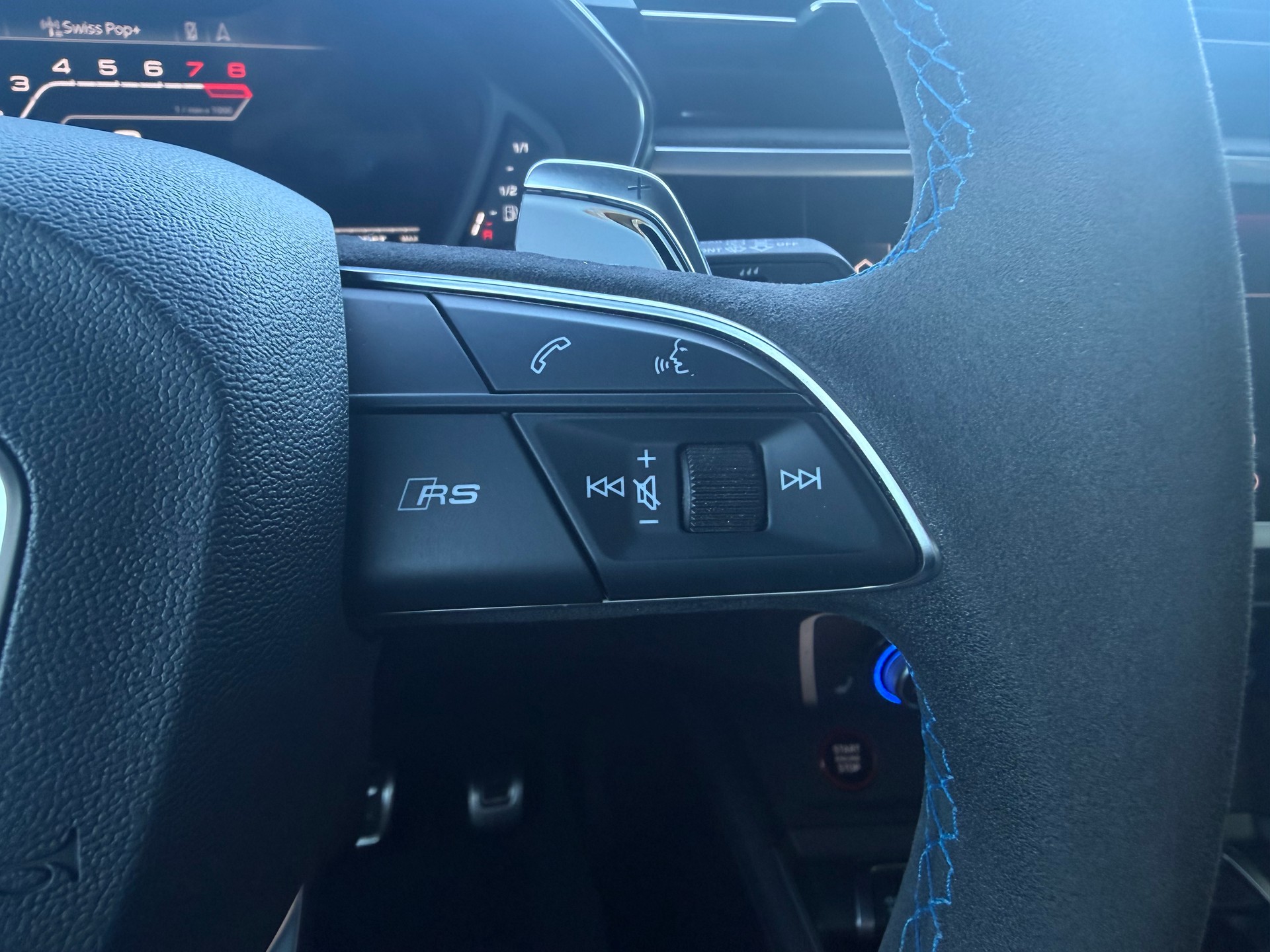 AUDI RS Q3 2.5 TFSI quattro S tronic-image-21
