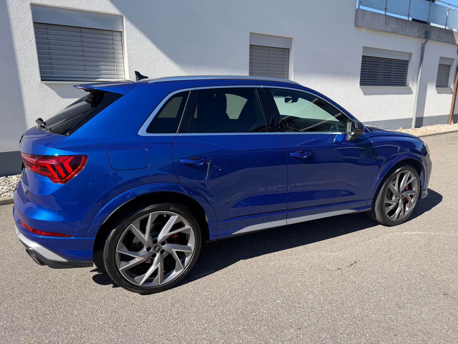 AUDI RS Q3 2.5 TFSI quattro S tronic-image-4