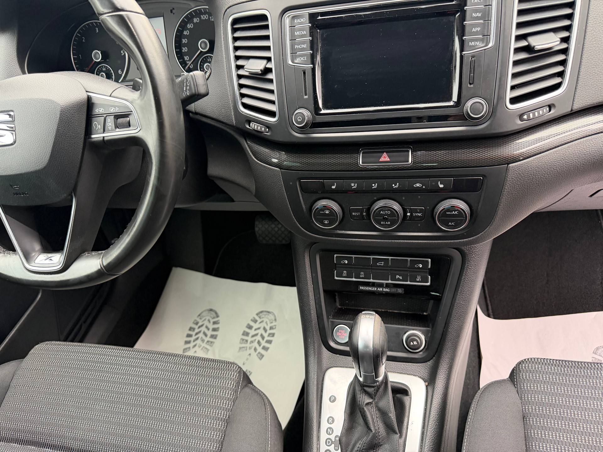 SEAT Alhambra 2.0 TDI Hola FR DSG-image-17