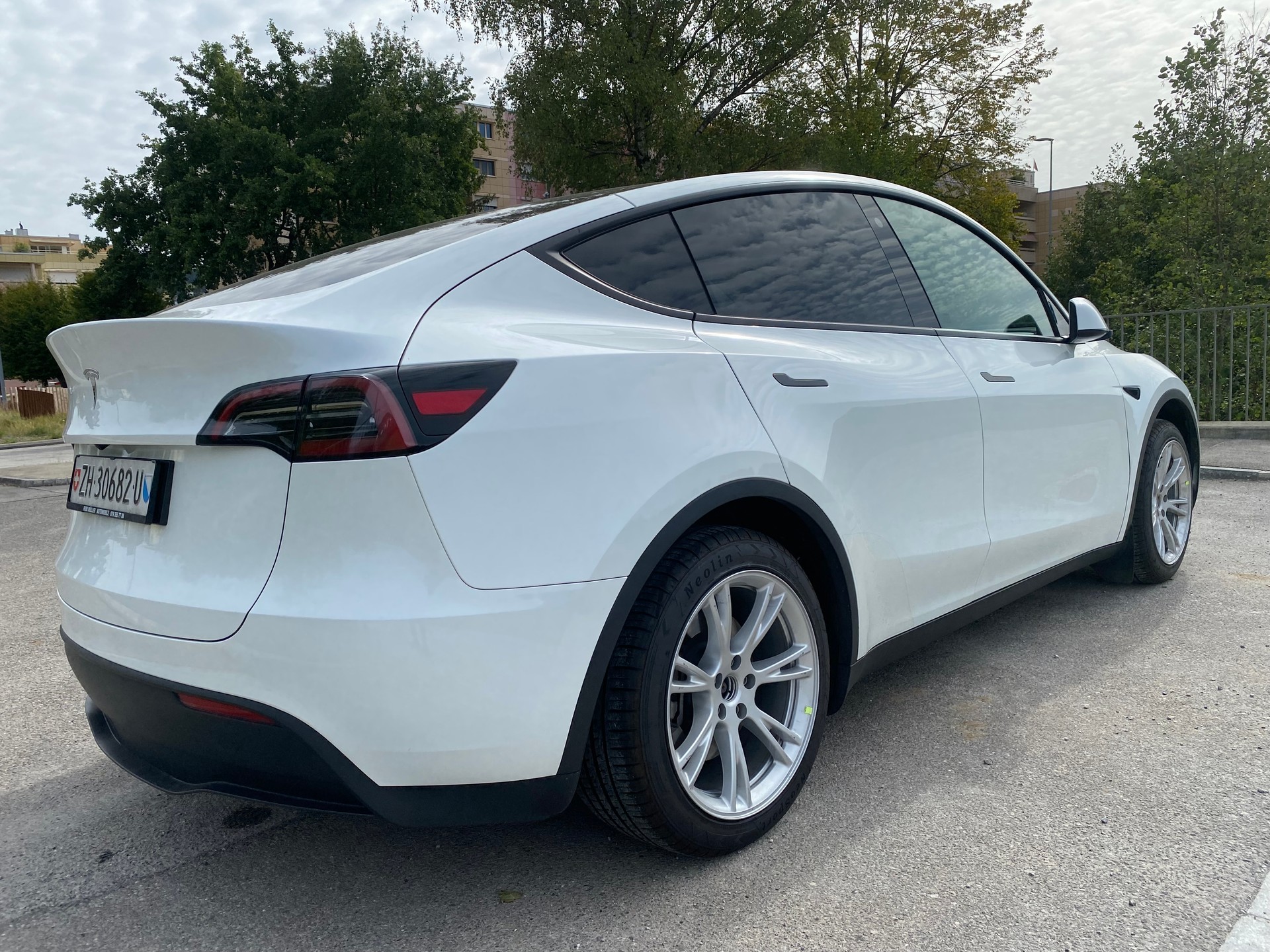 TESLA MODEL Y-image-4